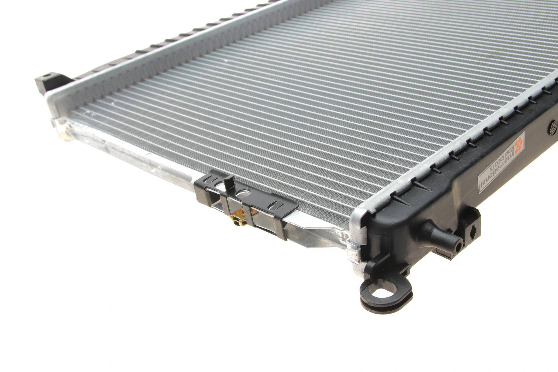 Радіатор охолодження Chevrolet Epica 2.0/2.5 05-