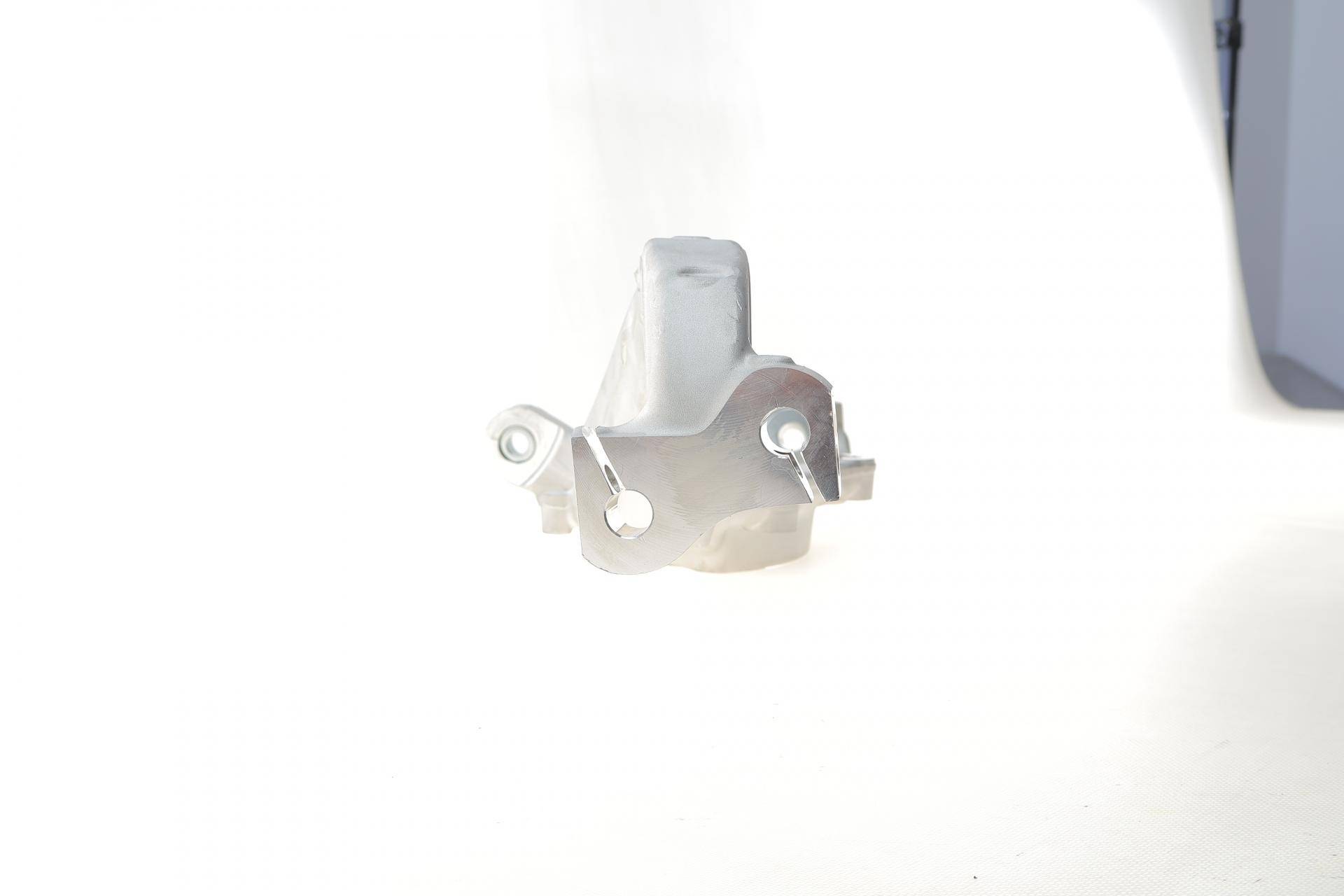 Кулак поворотний (цапфа) Audi A4/Q5 07-17 (L)