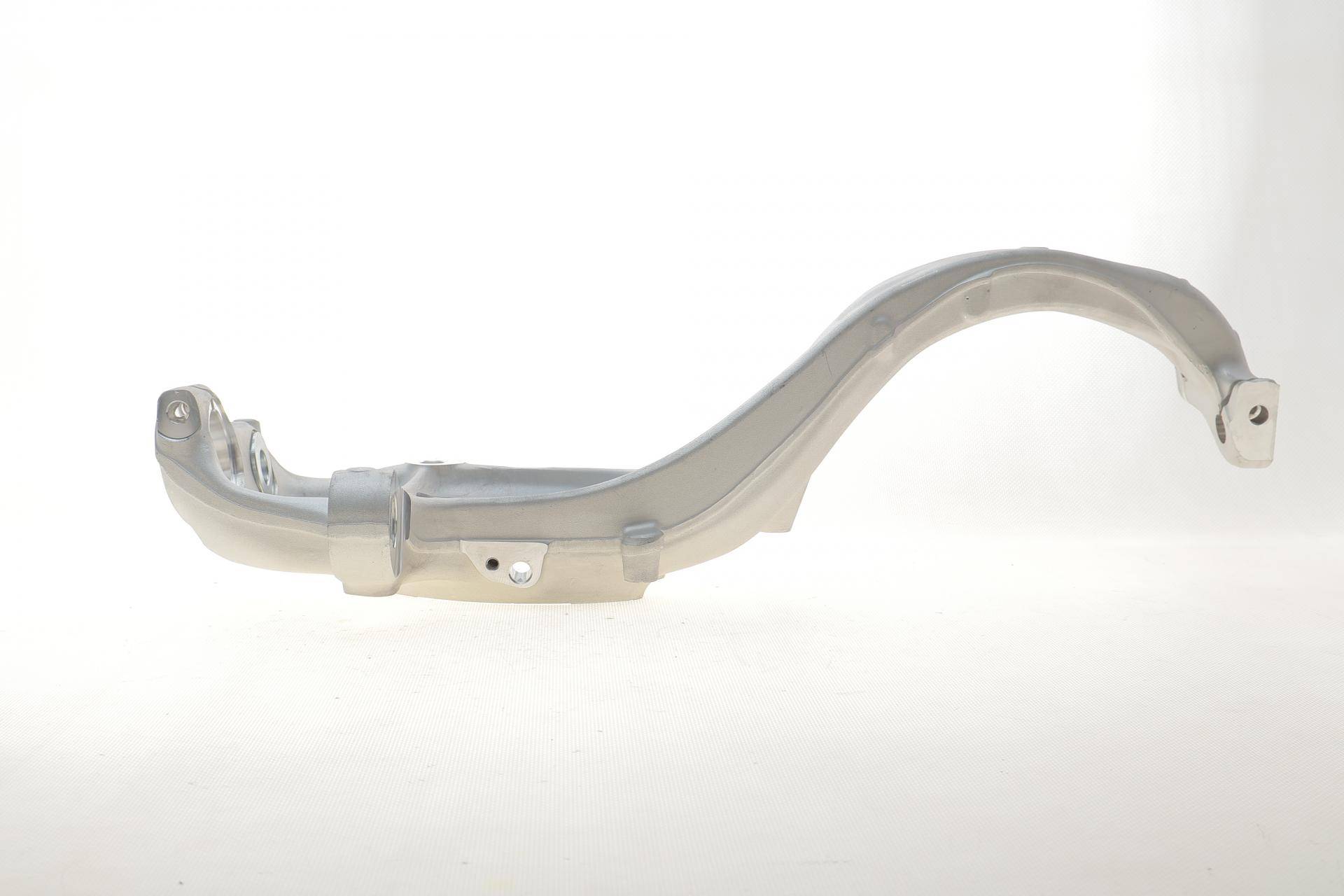 Кулак поворотний (цапфа) Audi A4/Q5 07-17 (L)