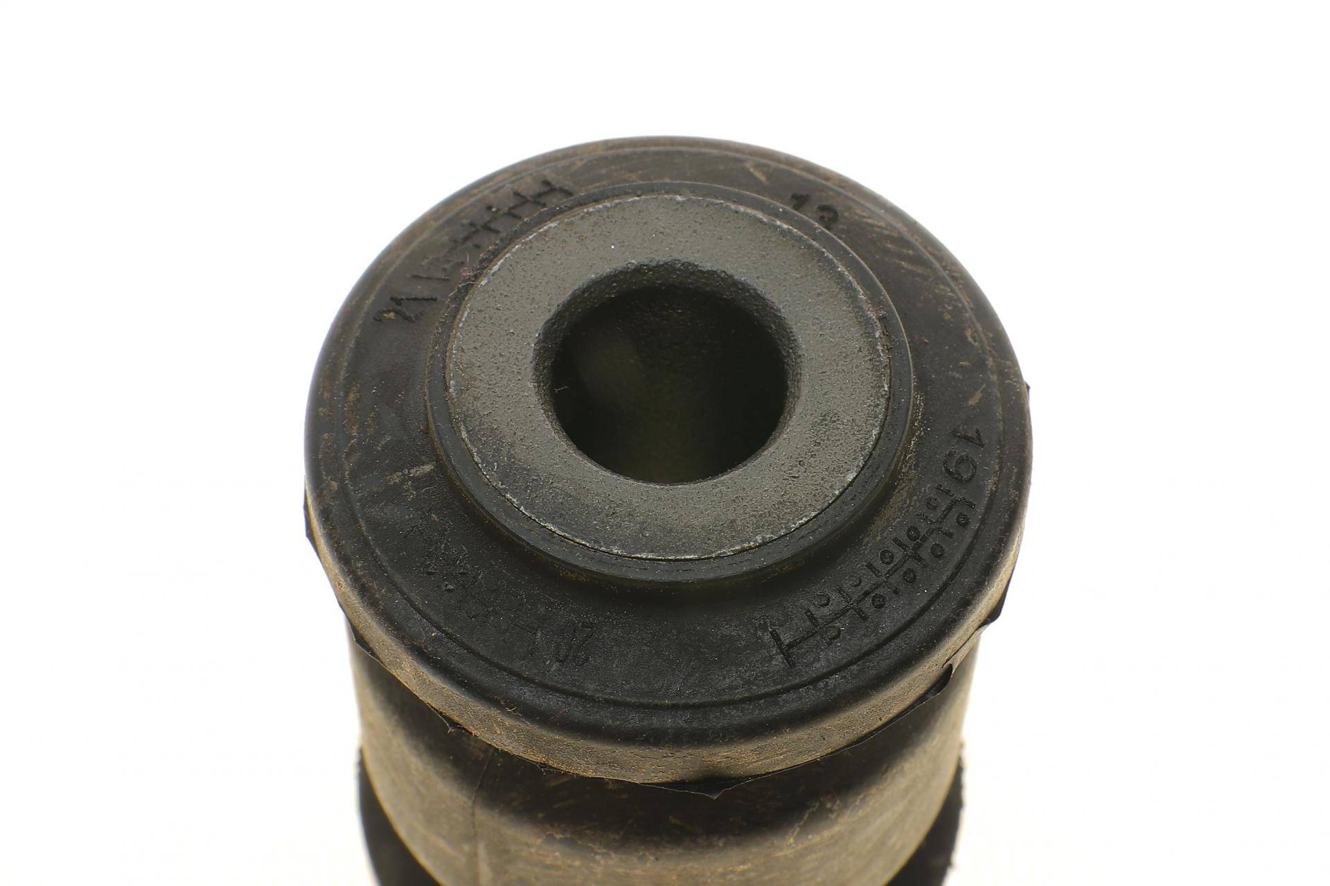 Сайлентблок важеля (переднього/знизу) Fiat Sedici/Suzuki Swift/SX4/Vitara 06-