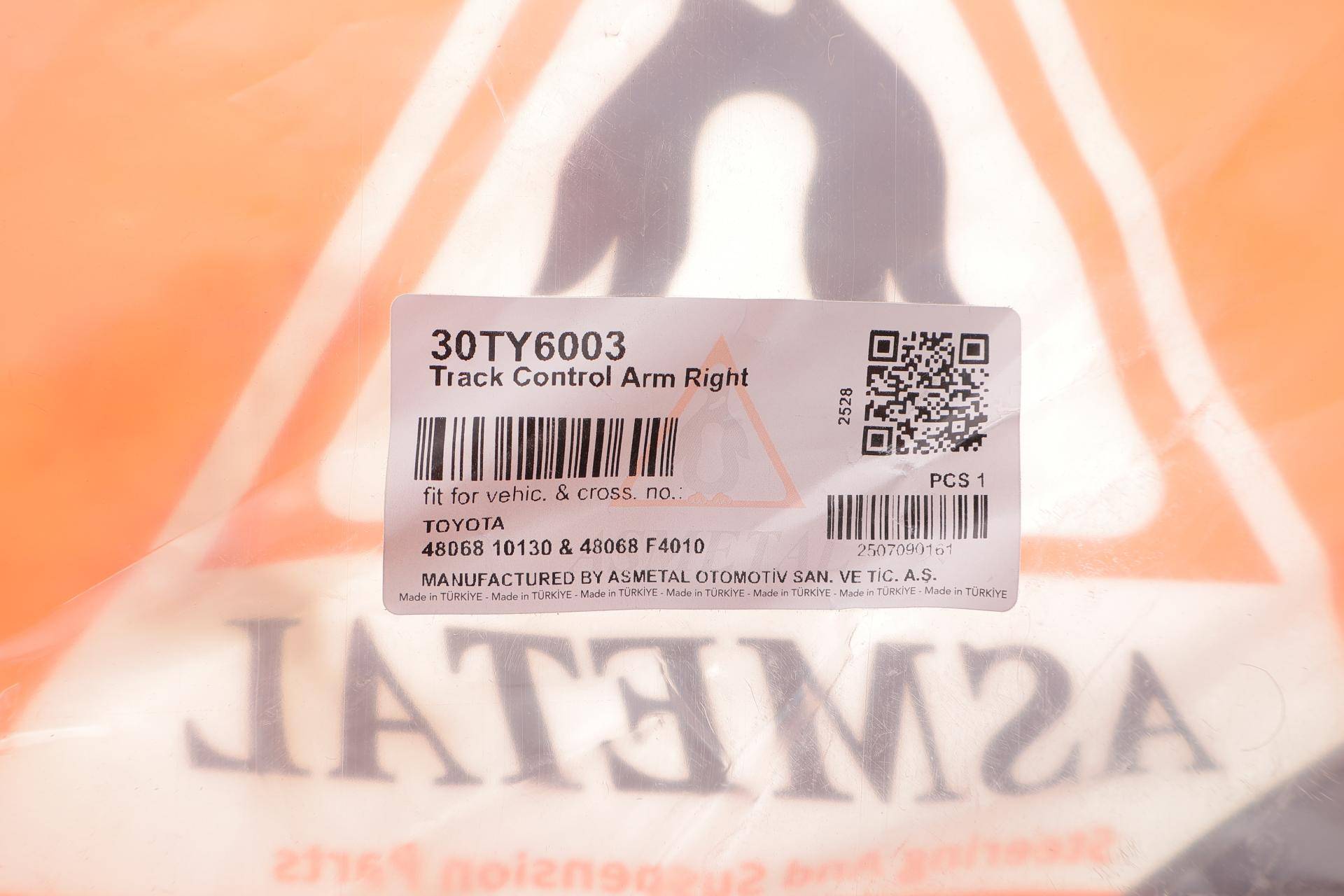 Важіль підвіски (передній/знизу) (R) Toyota C-HR 16-/Corolla Cross 20-