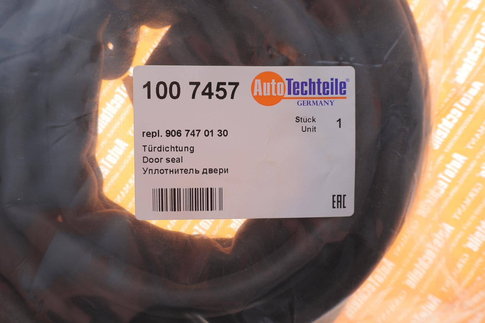 Ущільнювач дверей (задніх) MB Sprinter 906 06- (L) (всередині)