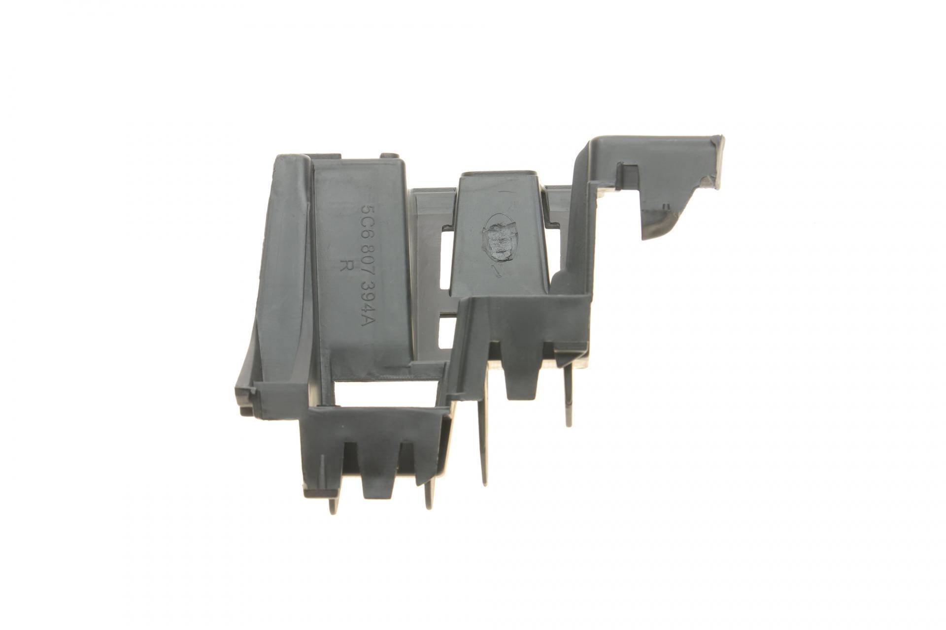 Кронштейн кріплення бампера (заднього/R) VW Jetta IV 10-