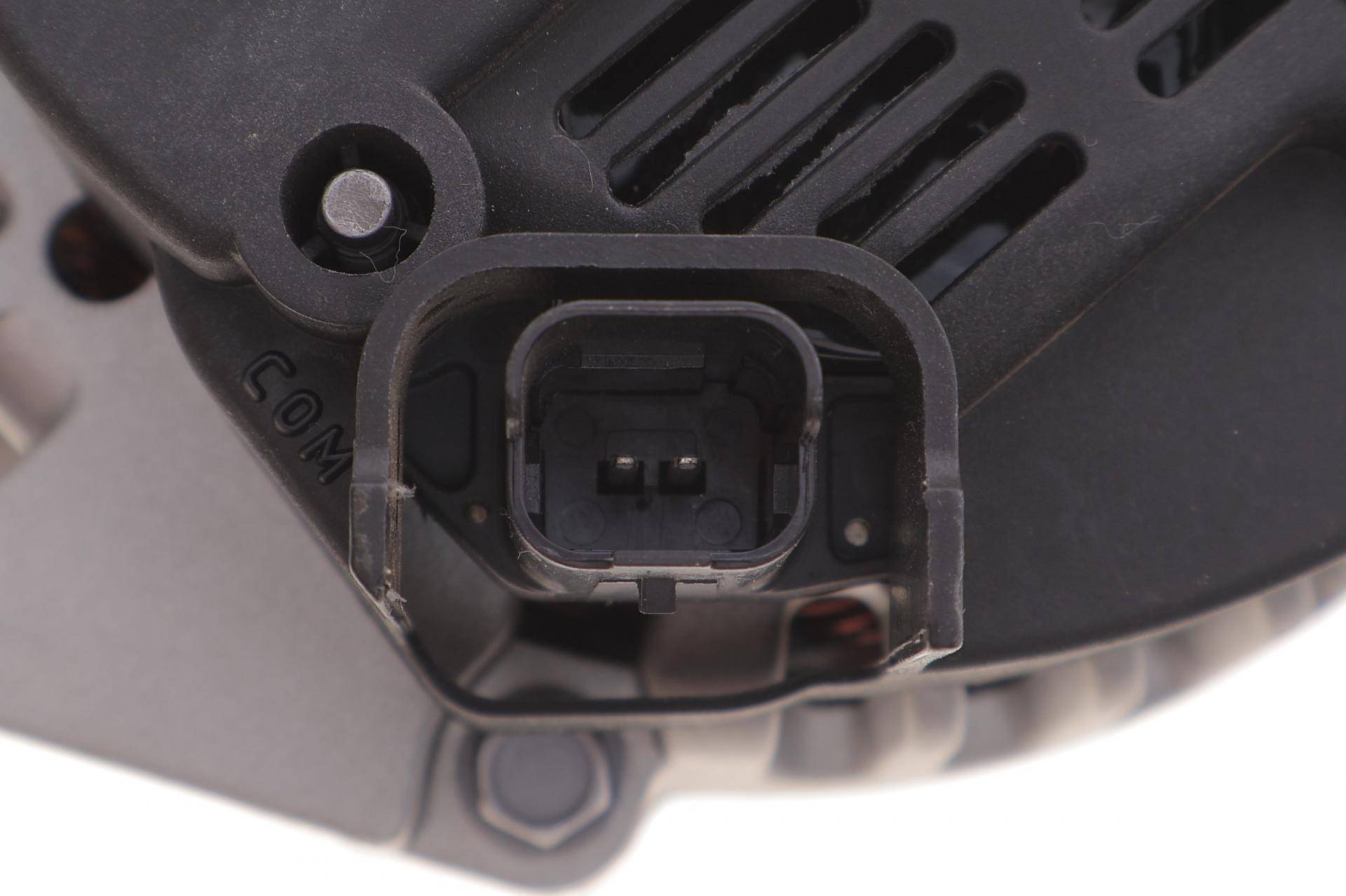 Генератор Dacia Duster/Logan/Sandero/Renault Kangoo/Megane/Scenic 1.5dCi 01-(14V/110A)