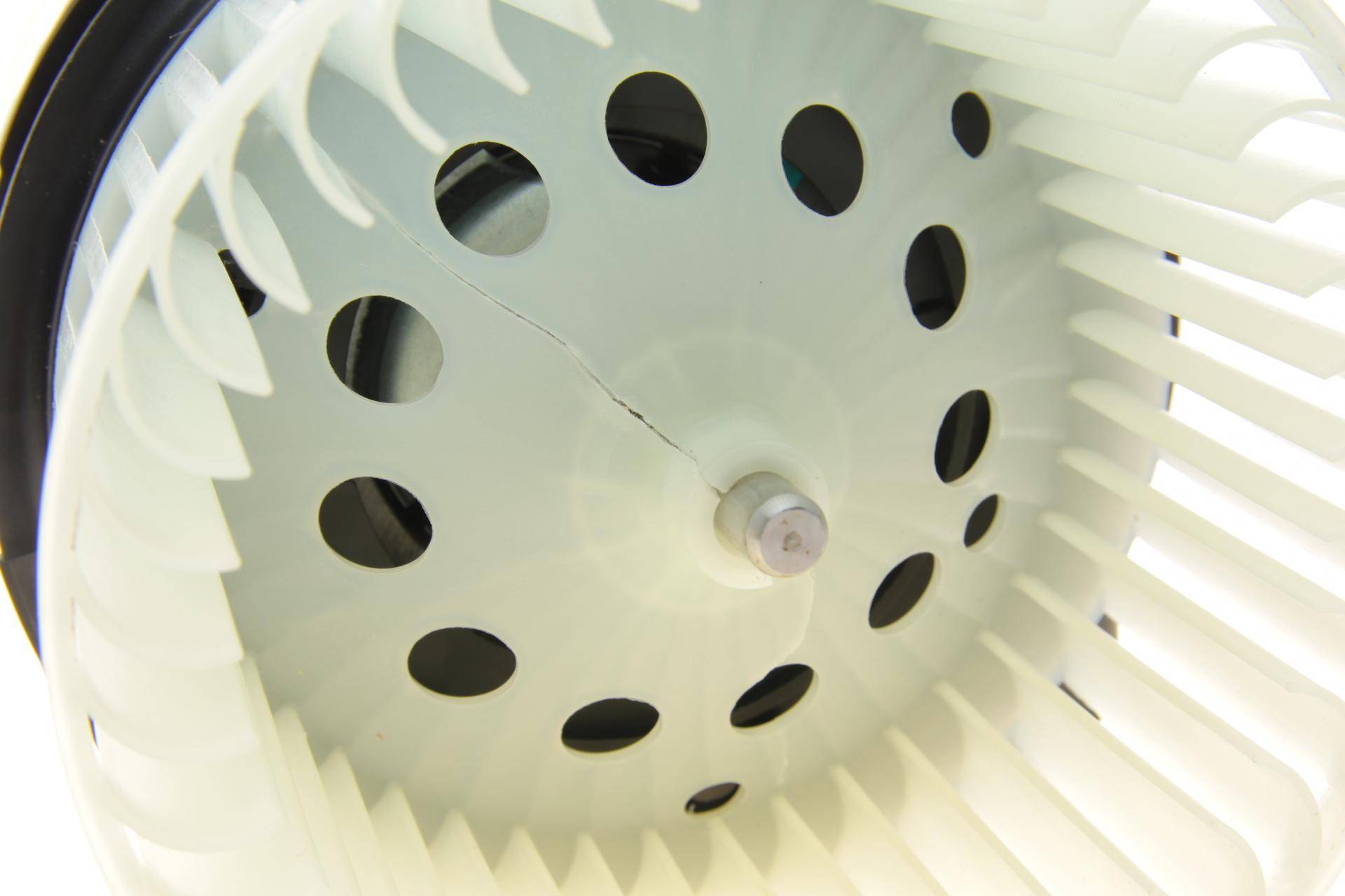 Моторчик пічки Renault Megane 08-(пошкоджена одна крильчатка)