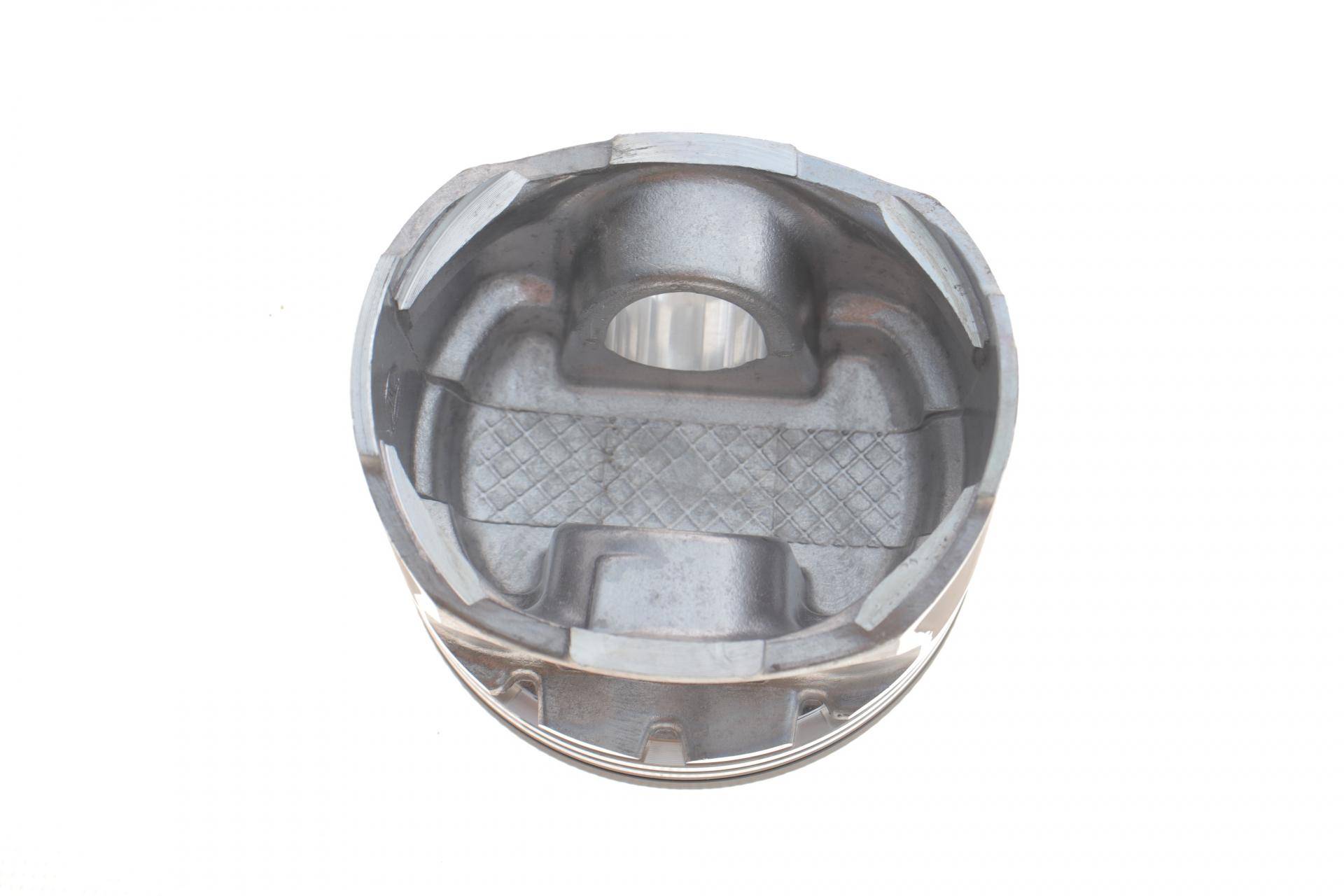 Поршень Chevrolet Lacetti 1.8 16V -07 (82.10mm/+0.50mm) (к-кт 4 шт)