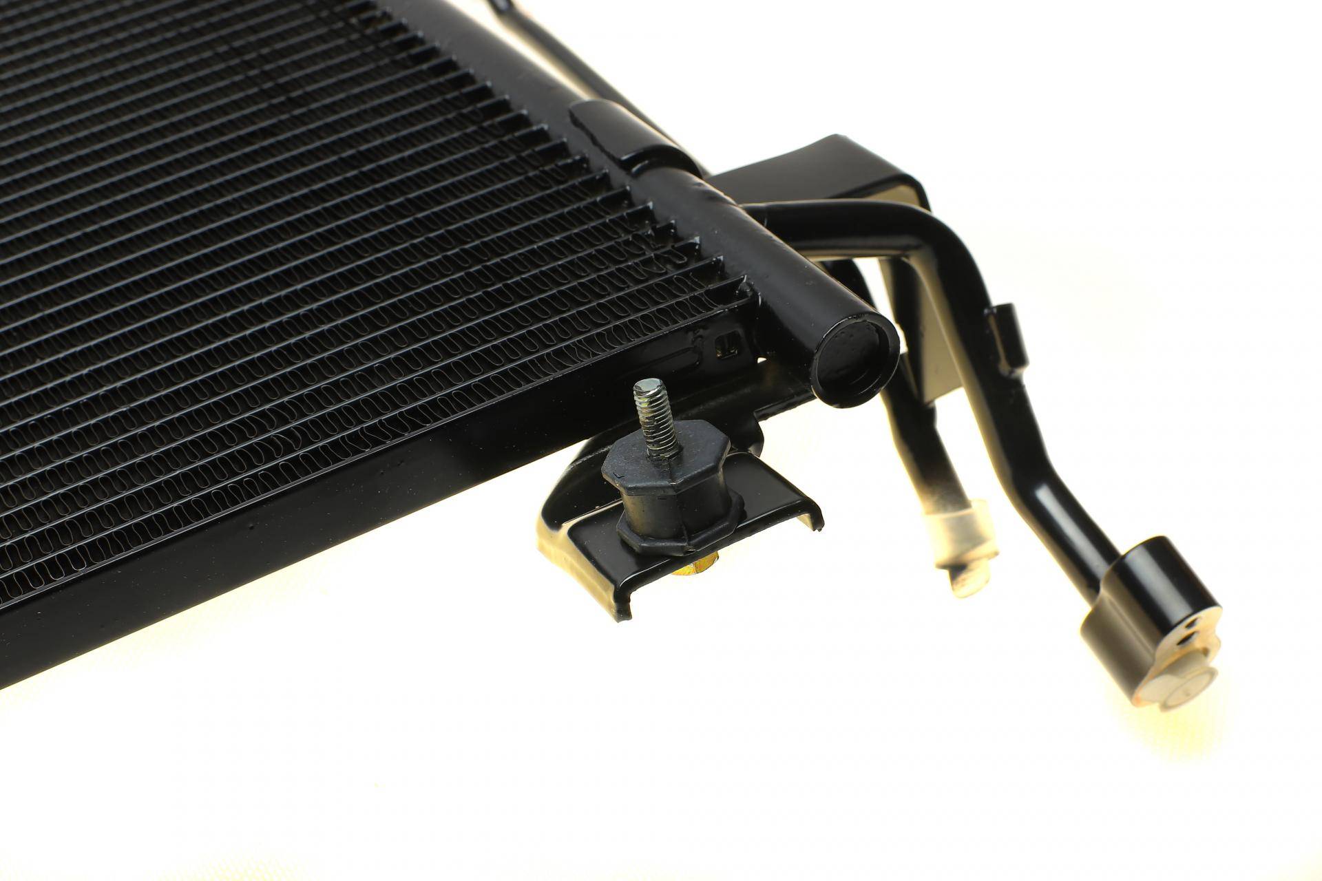 Радіатор кондиціонера Mazda CX-7 2.2D/2.3/2.5 06-14