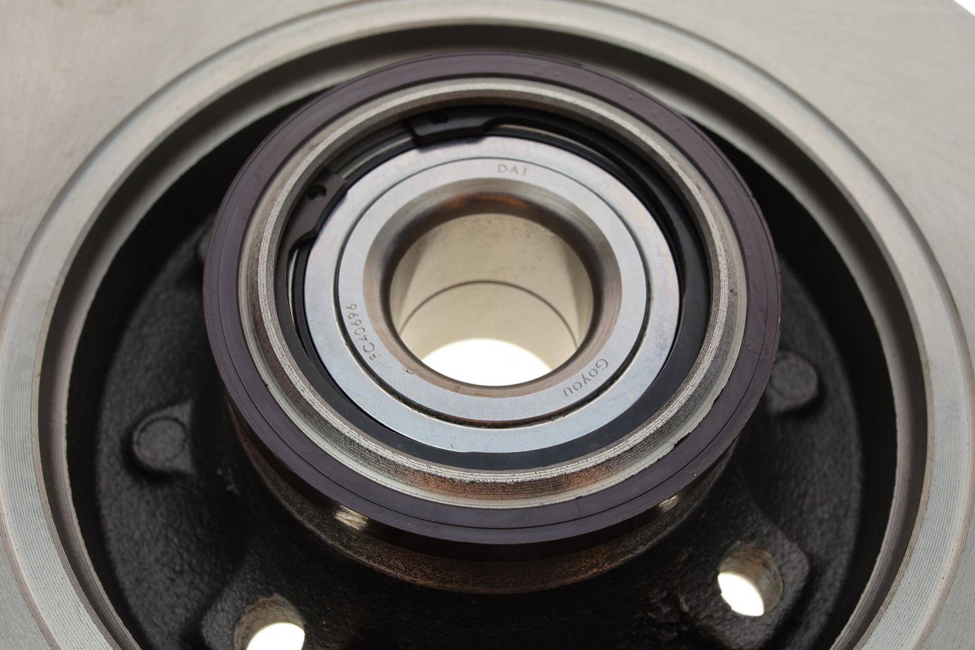 Диск гальмівний (задній) Citroen C3/C4 /Peugeot 207/307 05- (248.4х9) (d=30mm) (з підшипником)