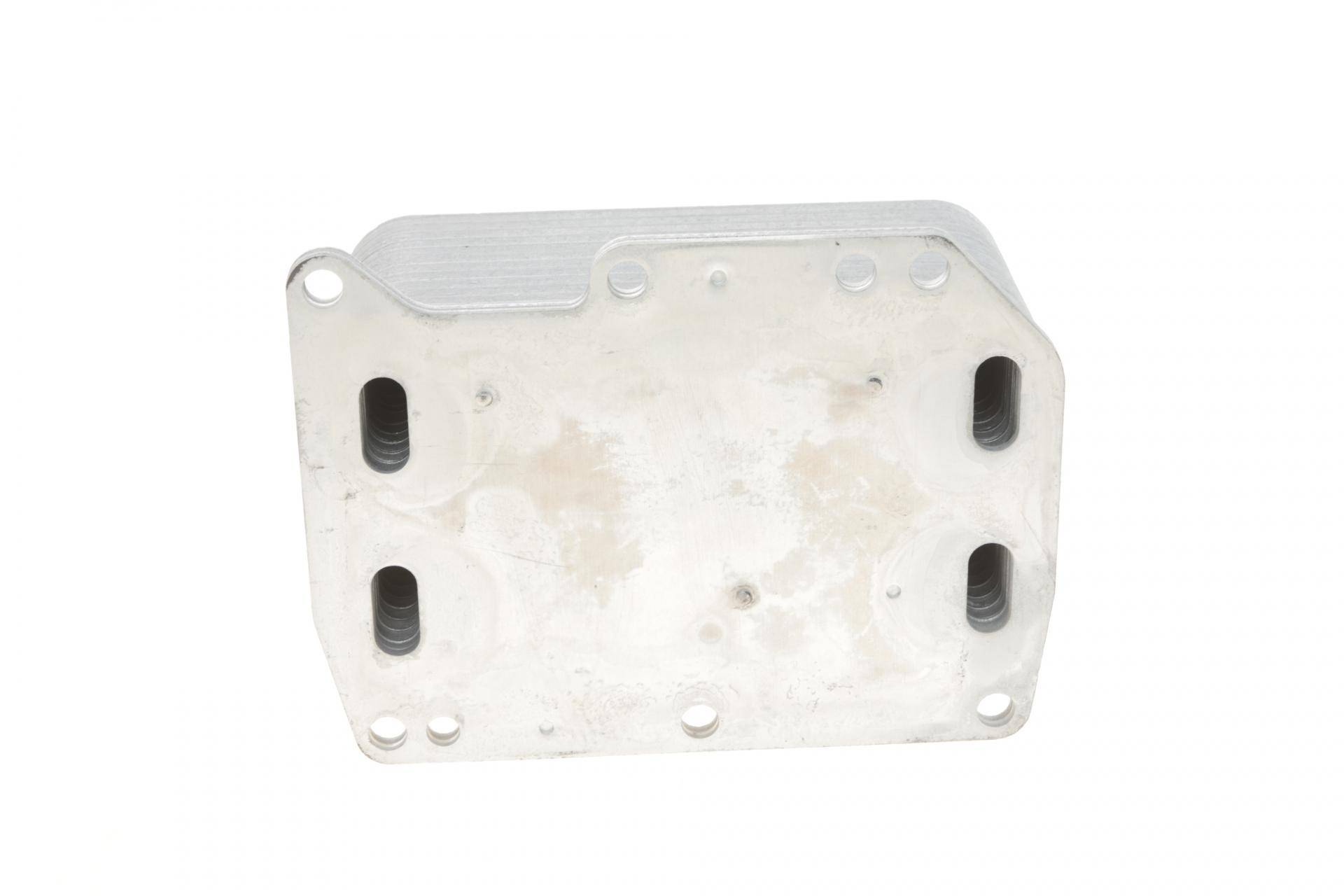 Радіатор масляний Renault Master III 2.3 dC 10-/Trafic II 2.0 dCi 06- (теплообмінник)