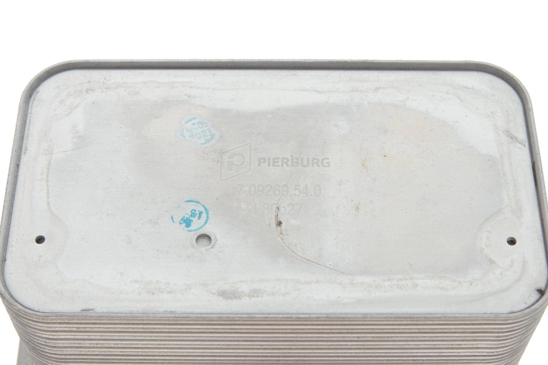 Радіатор масляний Renault Master III 2.3 dC 10-/Trafic II 2.0 dCi 06- (теплообмінник)