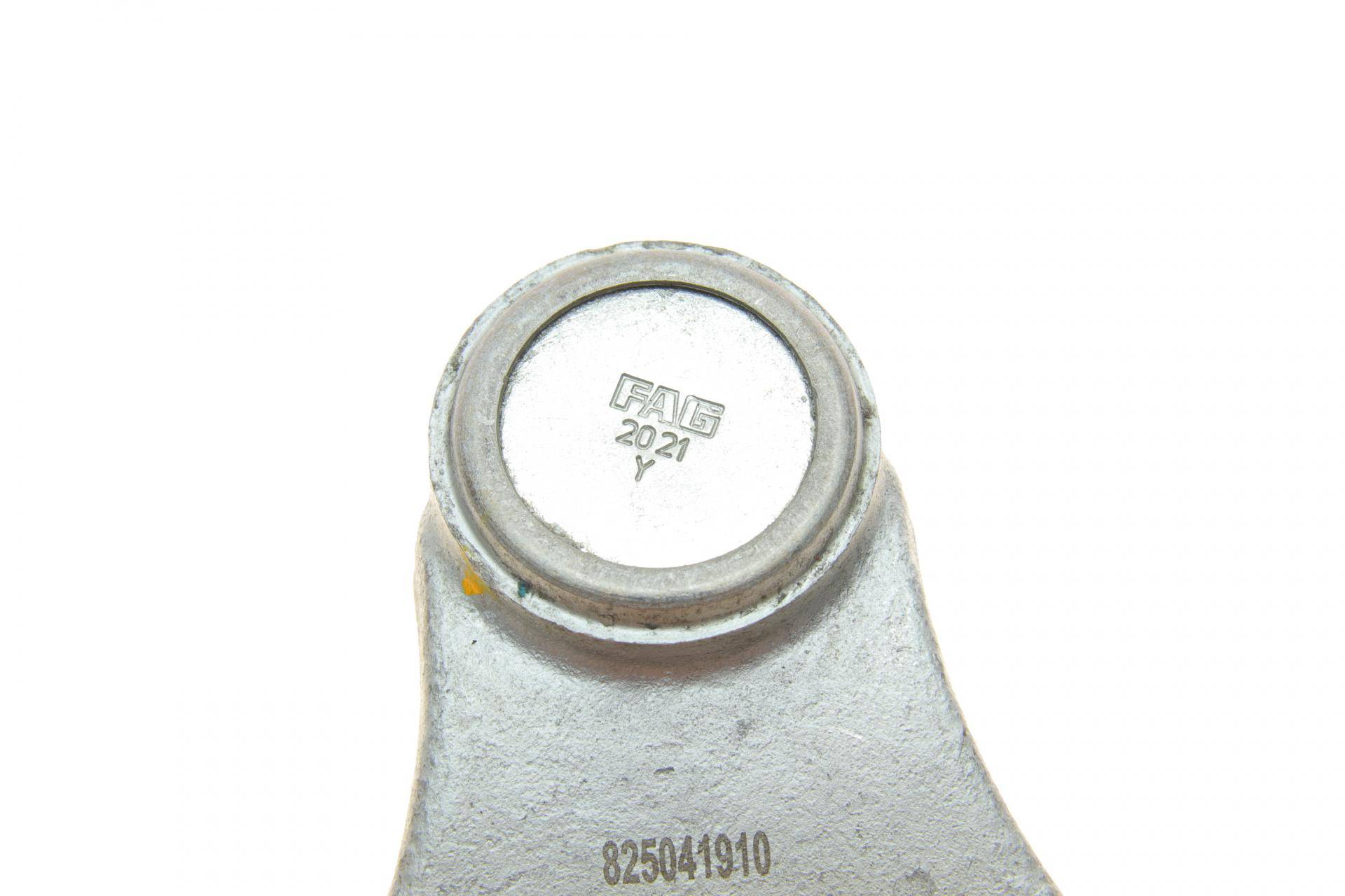 Опора кульова (передня/знизу) Citroen C4/C5/Peugeot 3008/5008 13-