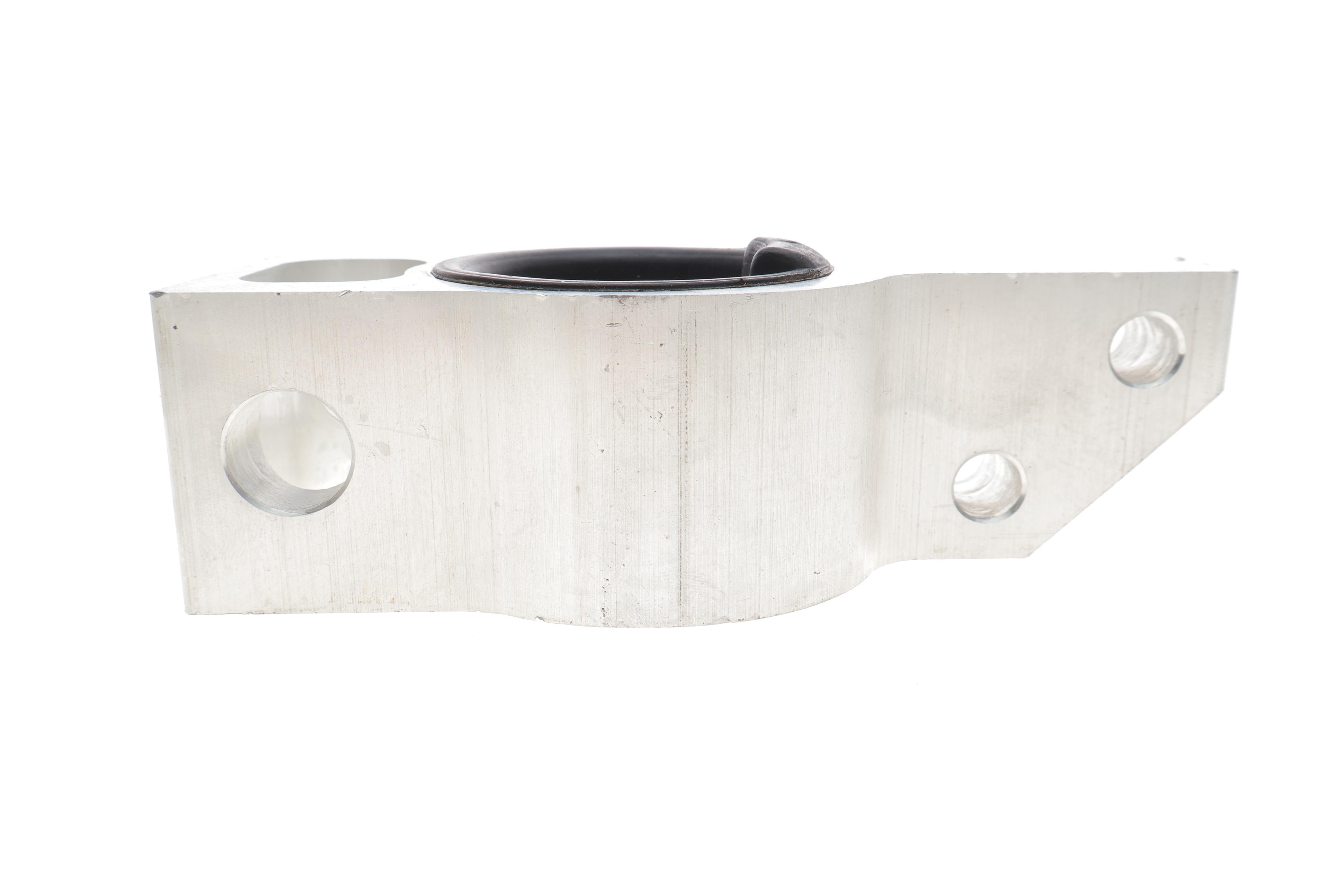 Сайлентблок важеля (переднього/ззаду) Audi A3 (8P1) S3/Seat Leon 2.0TFSI 06-12