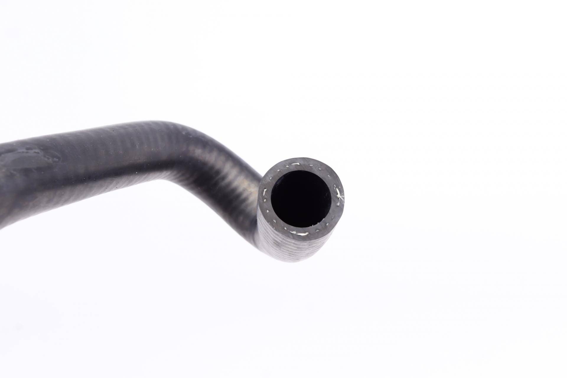 Патрубок системи охолодження Audi A3/Skoda Octavia/VW Golf IV 1.6-1.8 96-07