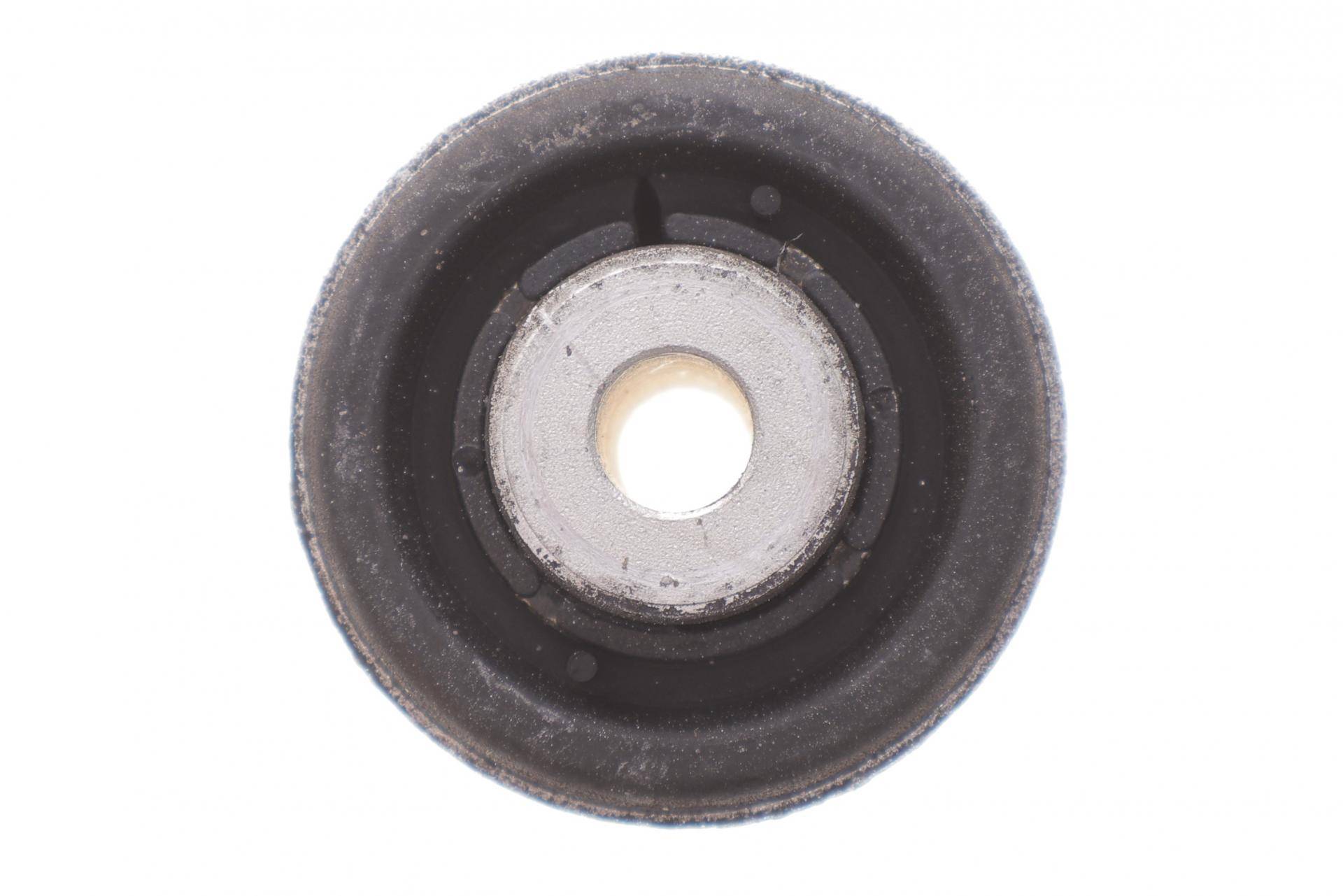 Сайлентблок важеля (переднього) VW Touareg/Porsche Cayenne 10-