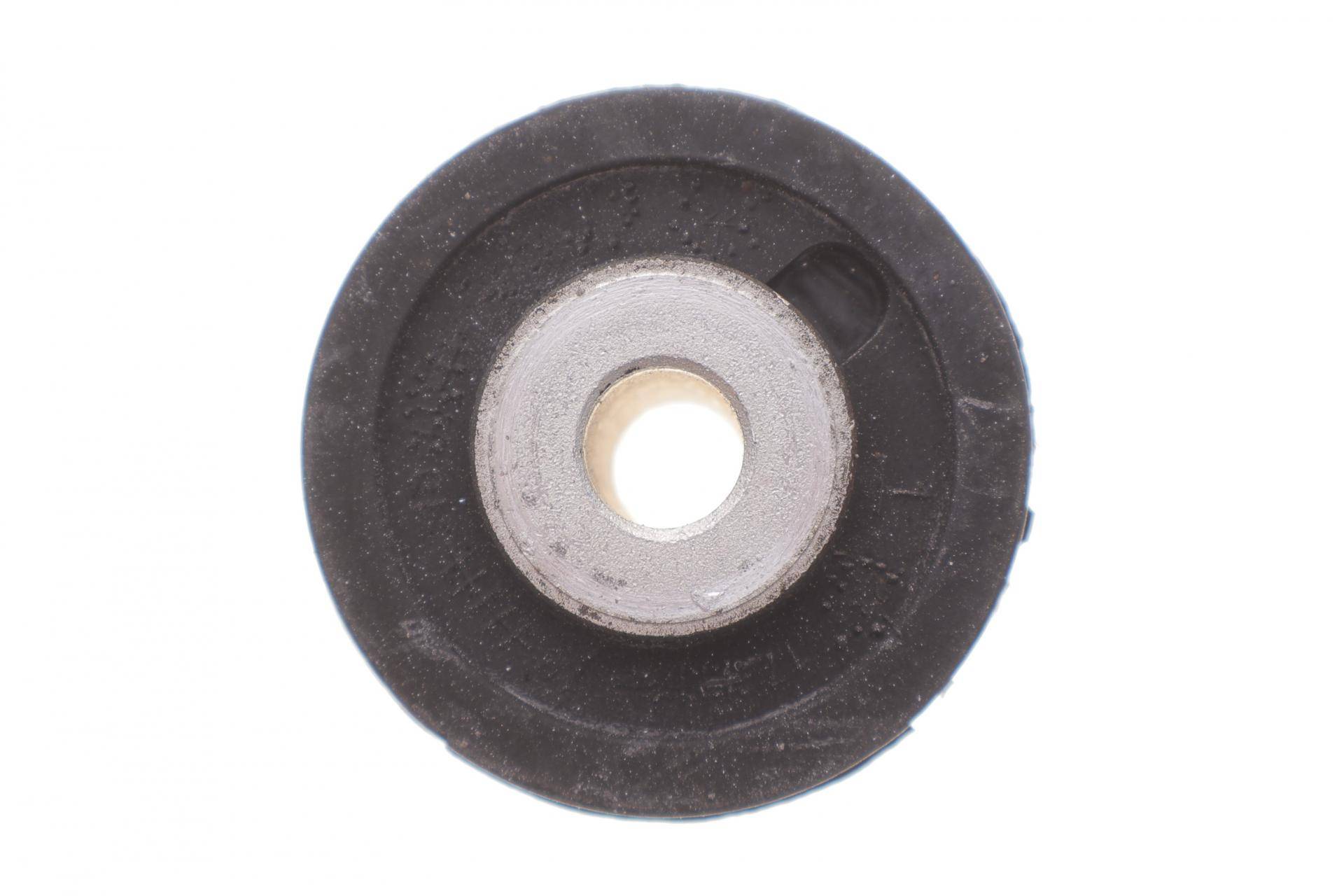 Сайлентблок важеля (переднього) VW Touareg/Porsche Cayenne 10-