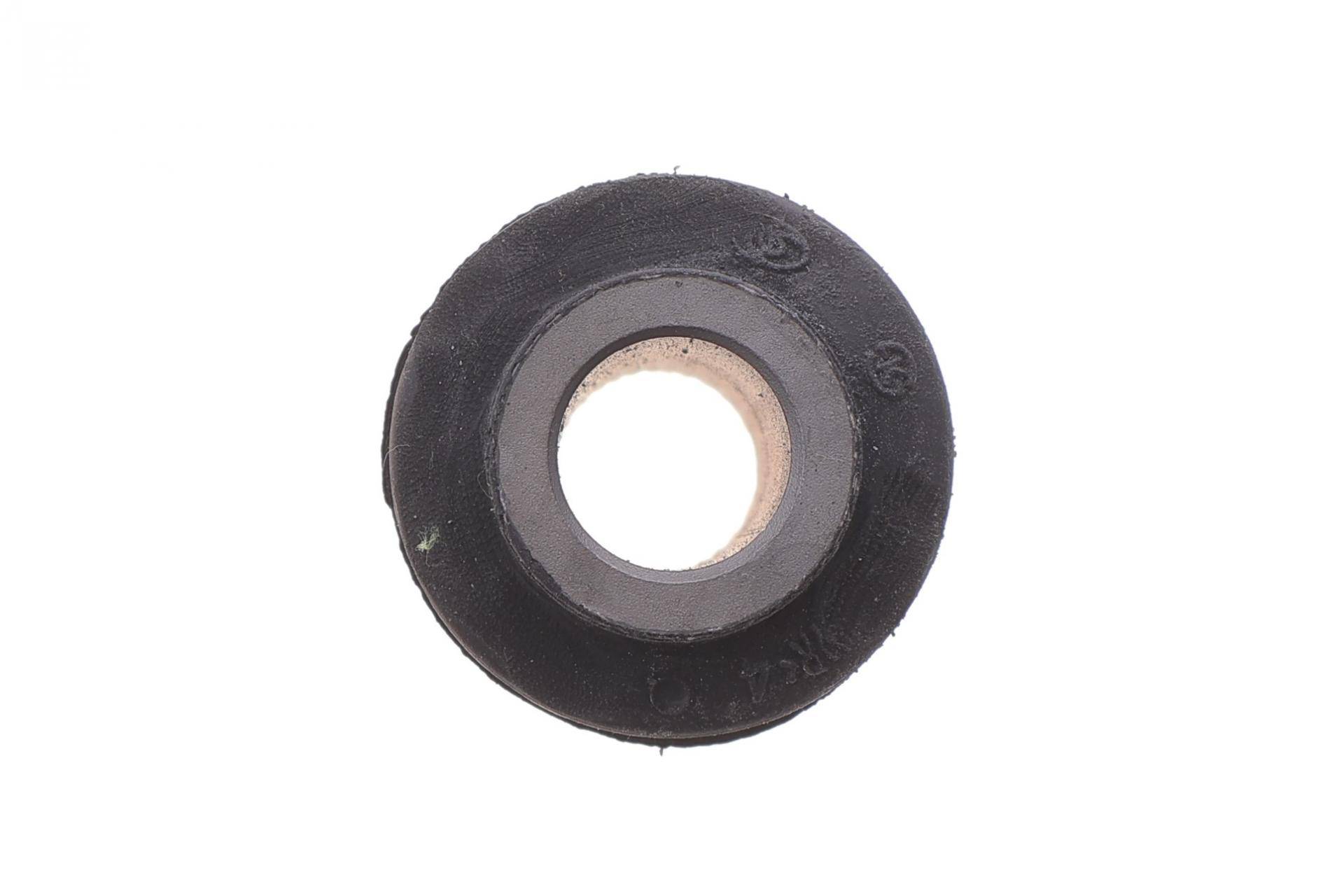 Сайлентблок важеля (заднього) Hyundai H-1/Kia Sorento 02- (L)