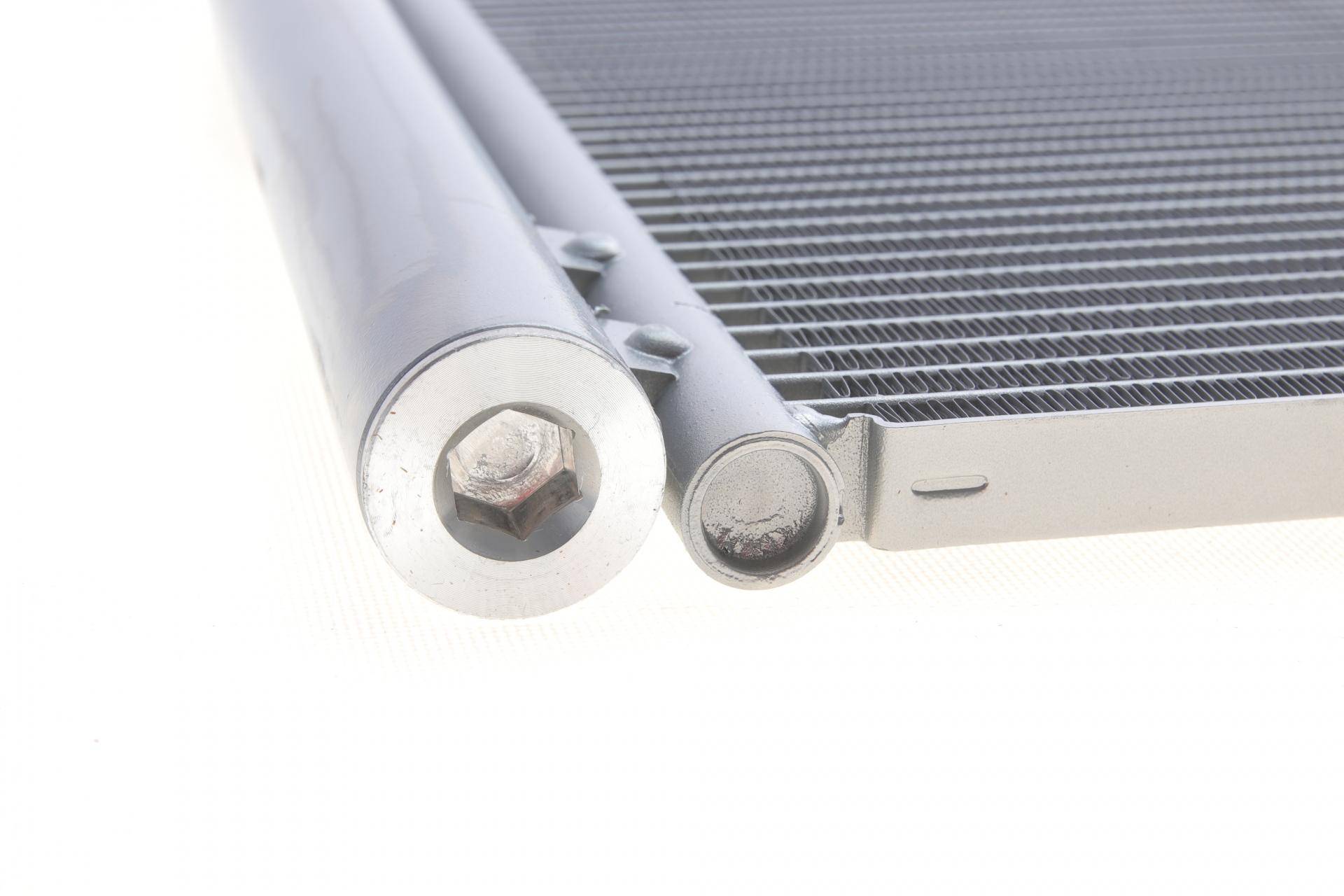 Радіатор кондиціонера Opel Vivaro/Renault Trafic III 1.6 dCi/CDTI 14-