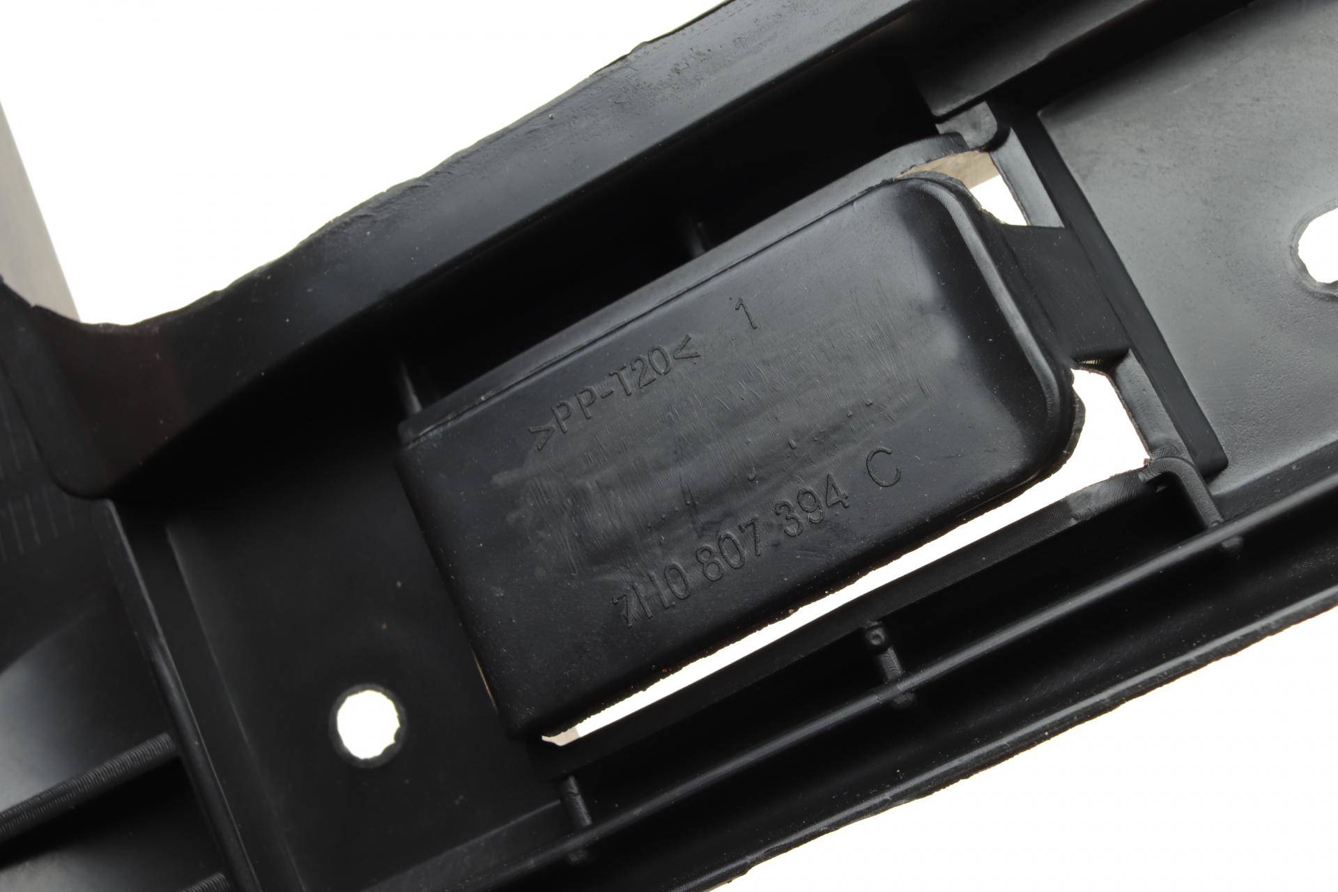 Кронштейн кріплення бампера (заднього/R) VW T5 03-