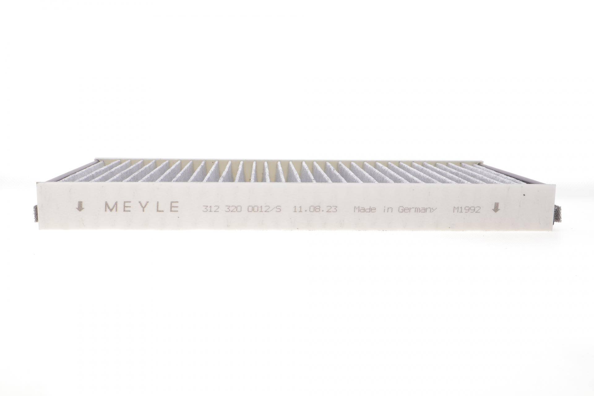 Фільтр салону BMW 7 (E65/66/67) 01-08 (вугільний)