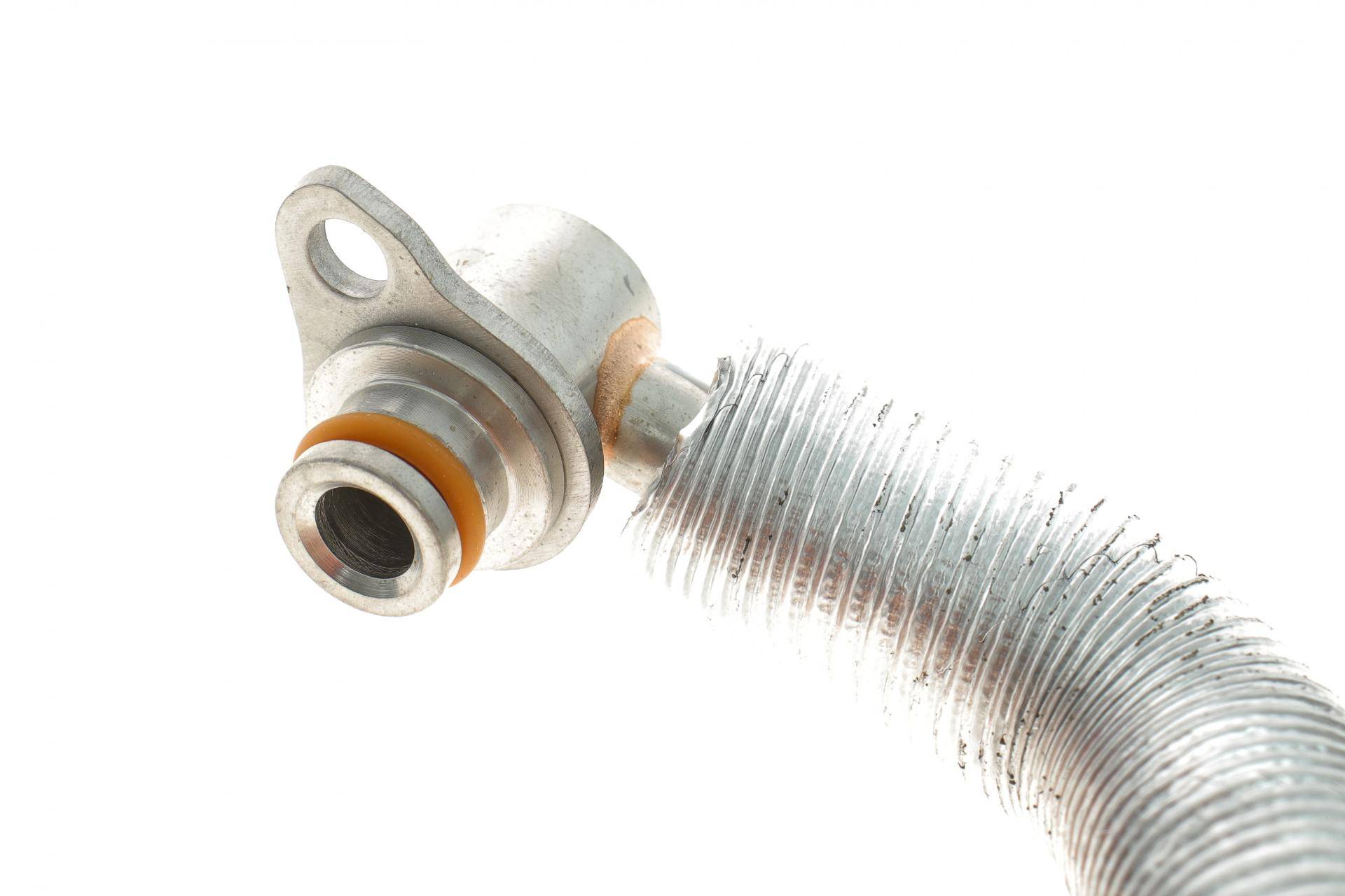 Трубка системи охолодження турбіни BMW 5 (F10/F07/F11) 1.6 i/2.0 i (N20) 10-17 (на обратку)