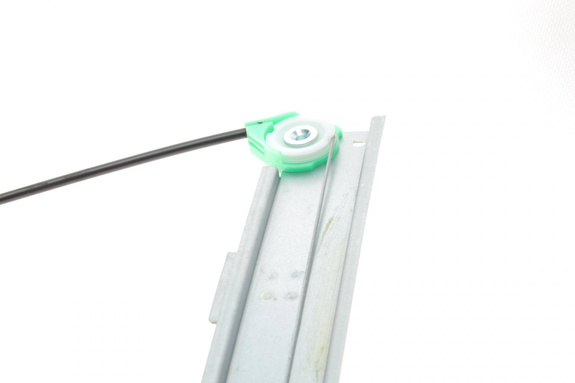 Склопідіймач (передній) Audi A4 00-08 (R) (електро) (без моторчика)