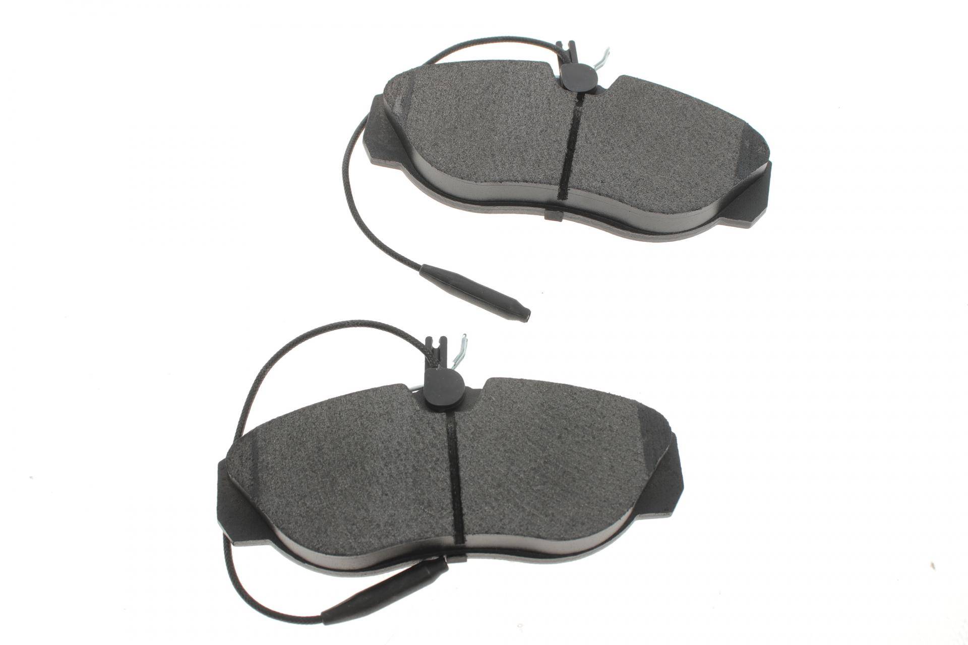 Колодки гальмівні (передні) Fiat Ducato/Peugeot Boxer 94-02 (Lucas)/(з датчиками)