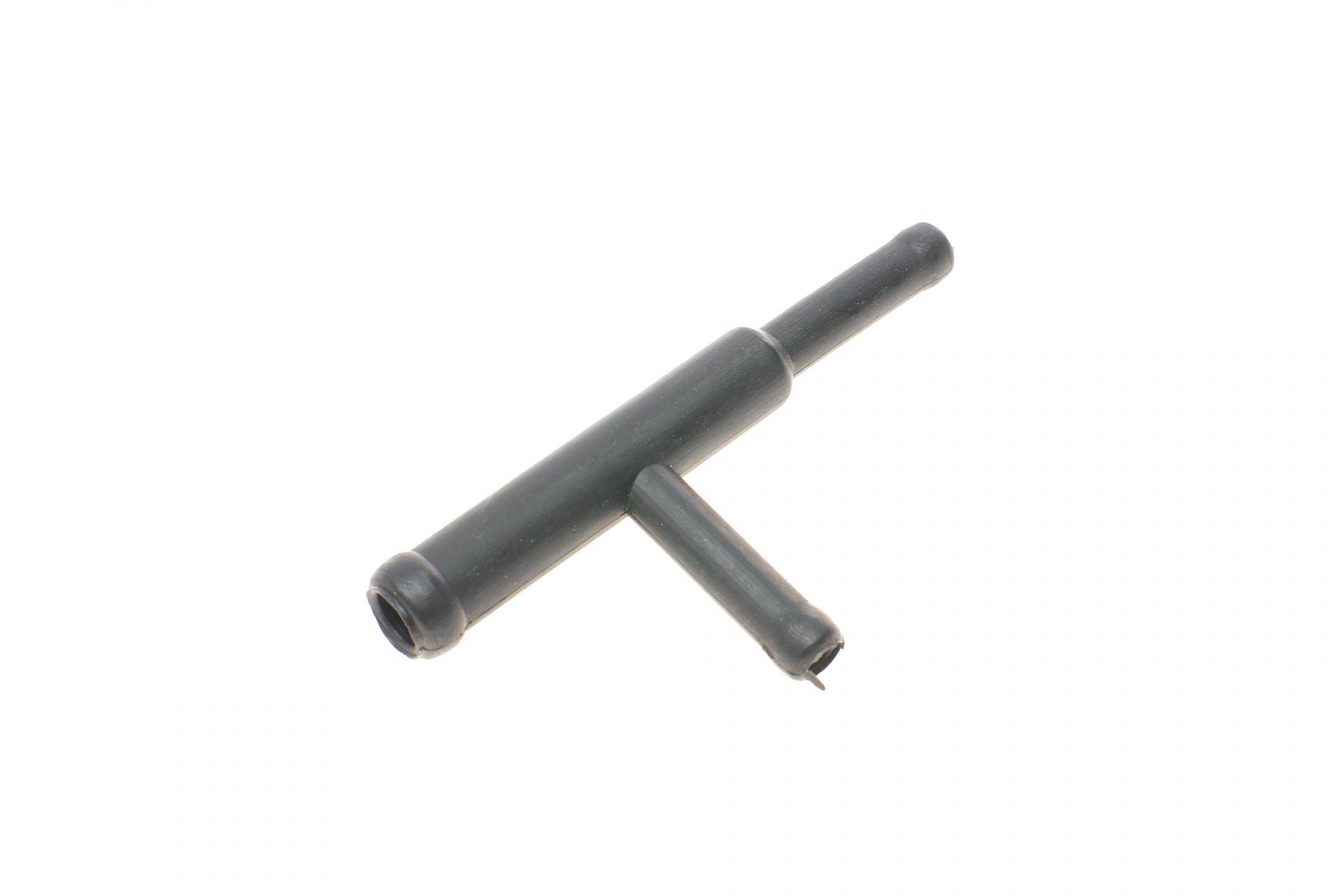 Трійник системи охолодження VW T4 1.9/2.4/2.5TDI 90-03