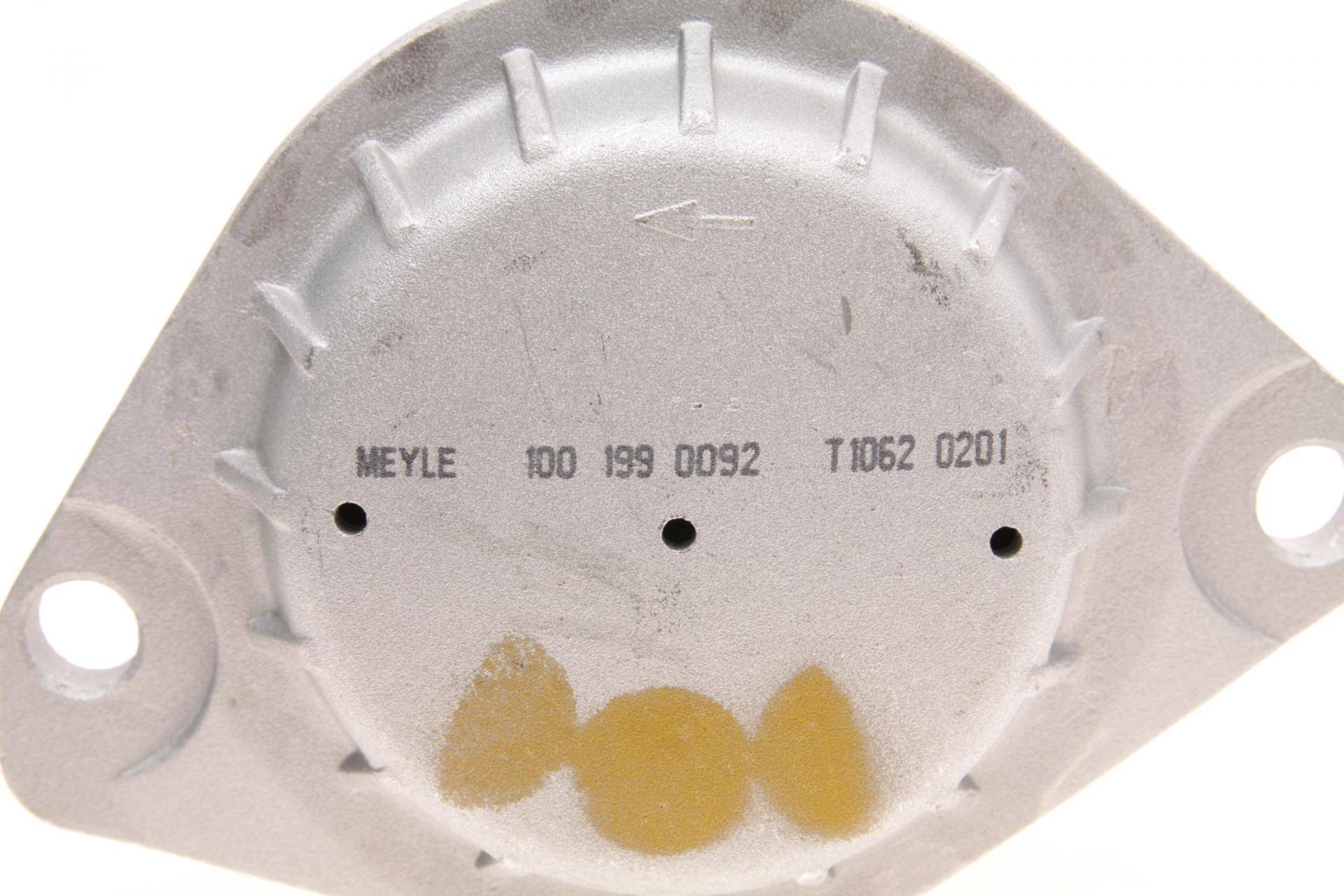 Подушка двигуна (передня) (R) Audi 80 1.6-2.0 89-00