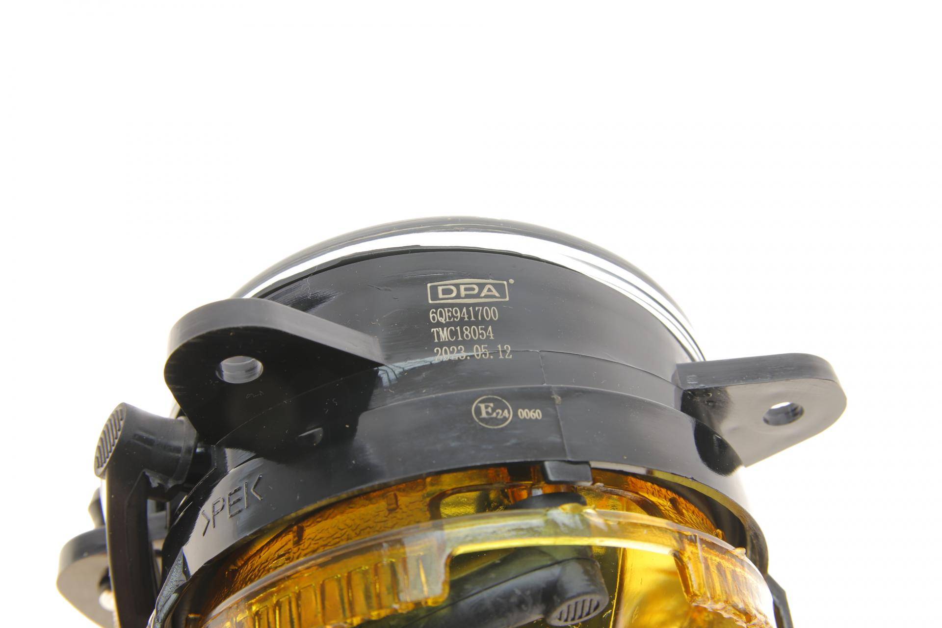 Фара протитуманна VW Polo/Touareg 01-10 (R)