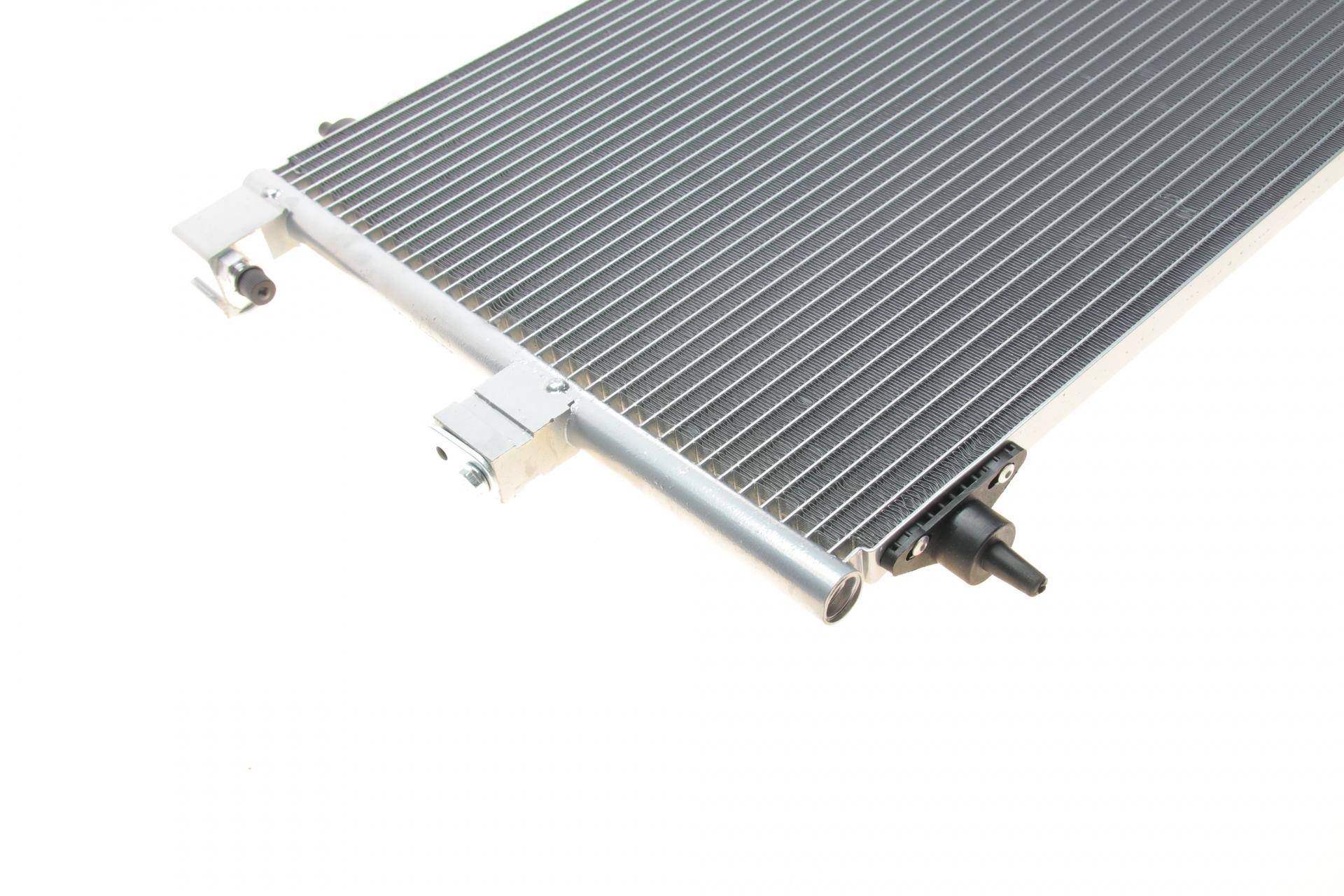 Радіатор кондиціонера (з осушувачем) Citroen Berlingo/Peugeot Partner 1.4-2.0HDI 96-15