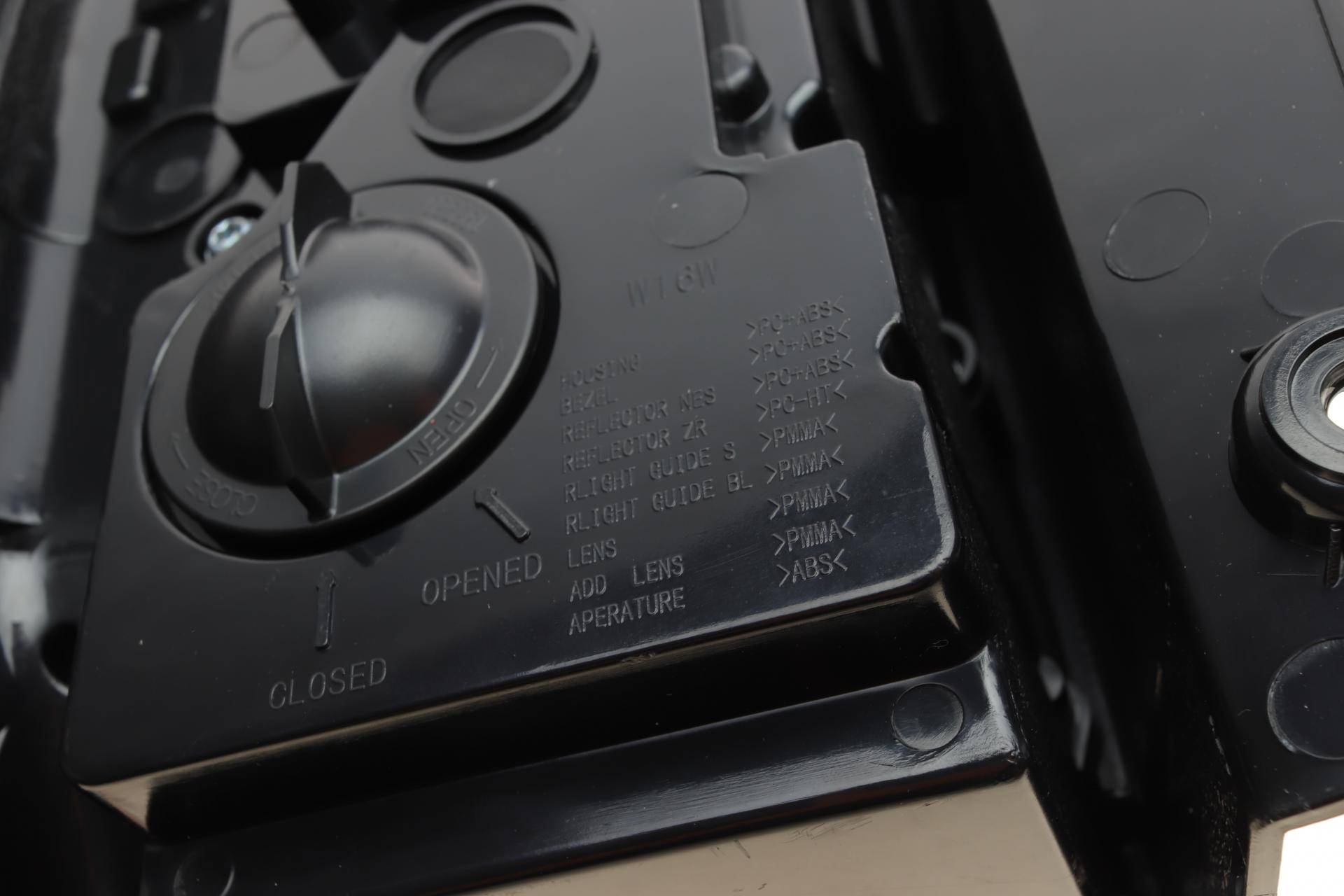 Ліхтар задній MB Vito (W447) 14- (R) LED