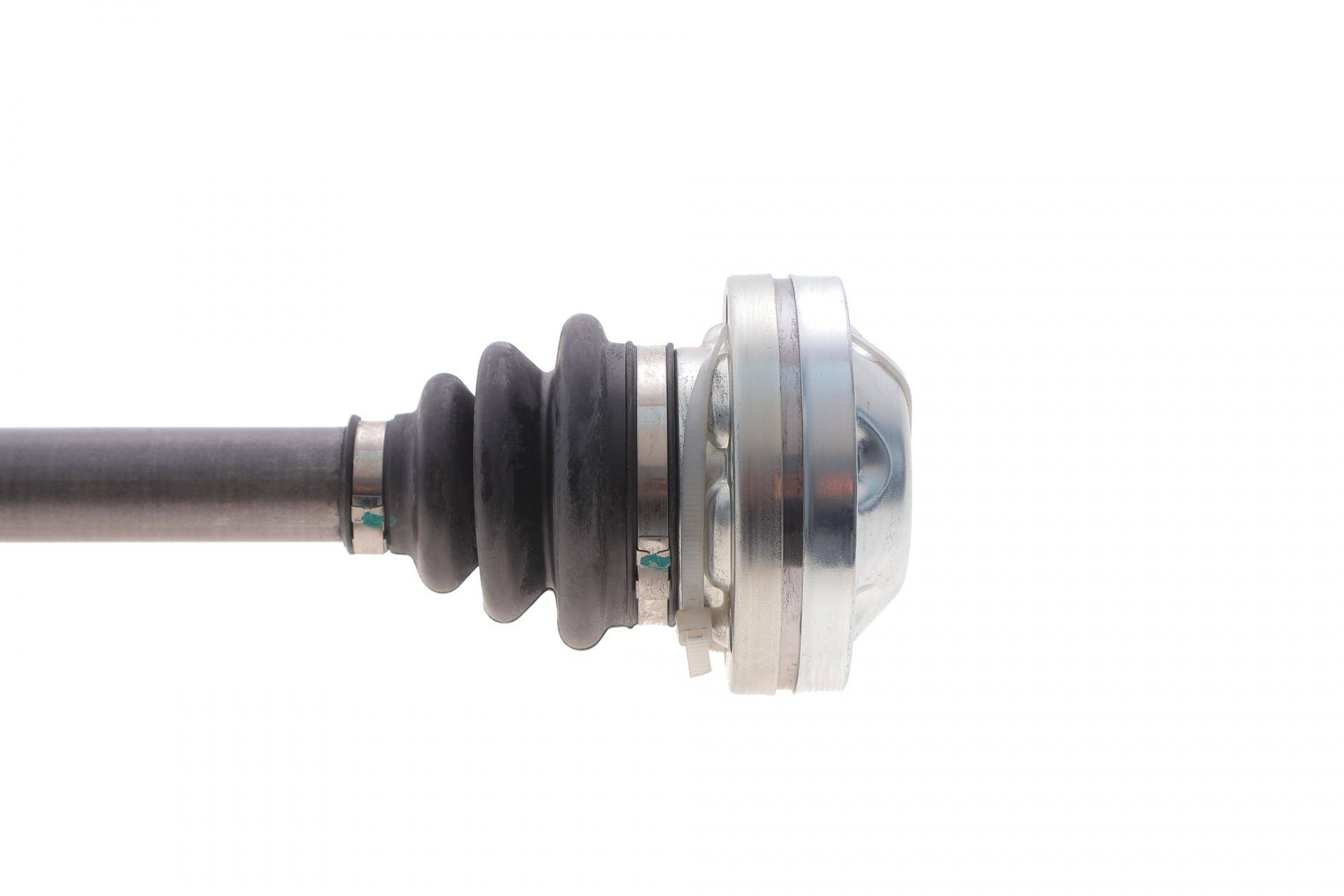 Піввісь (задня) BMW 1 (E81/E87)/3 (E90) 05-11 (R) (30z/665mm) M47/N45/N47/N52/N53/N55/N57