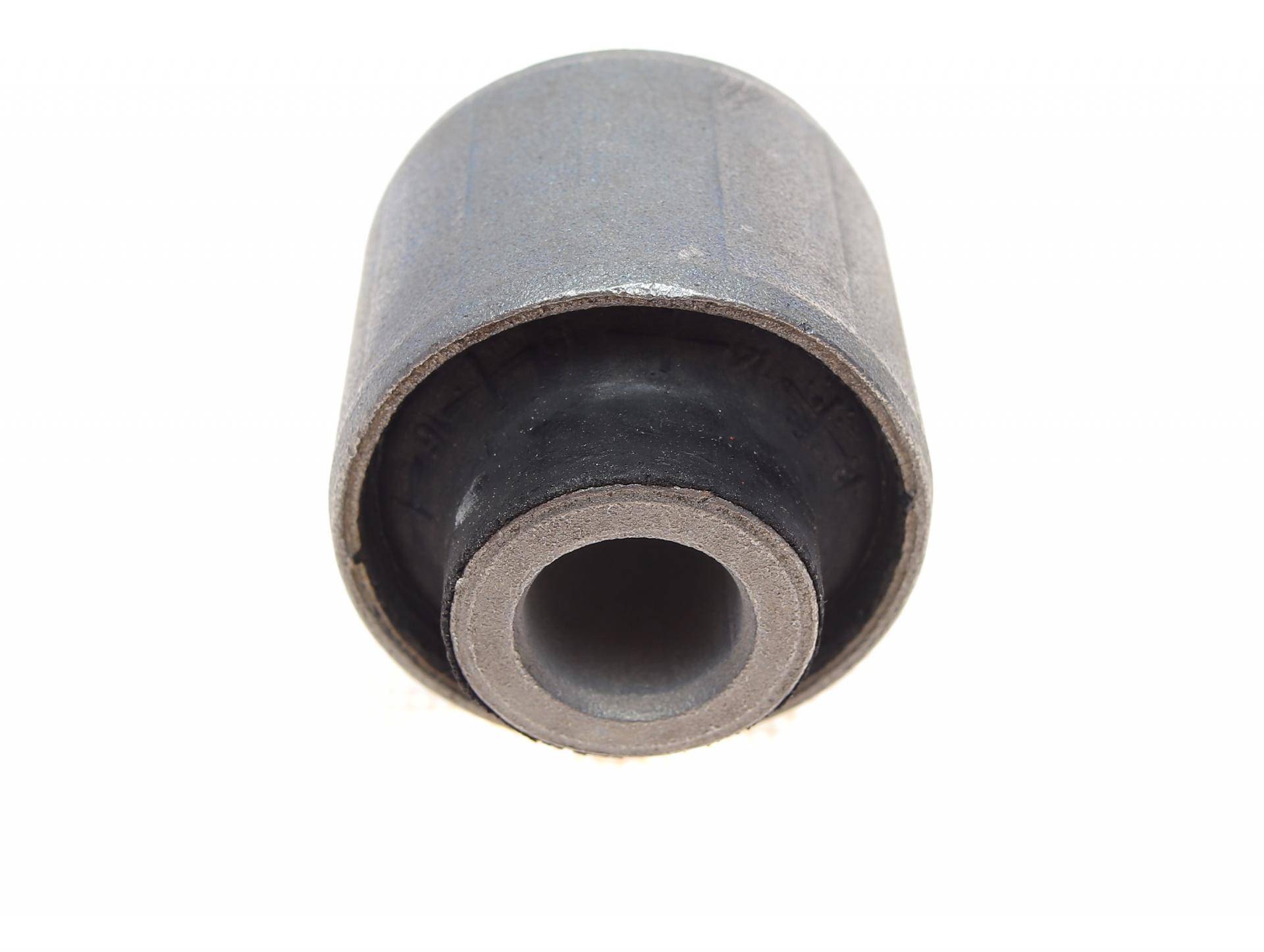 Сайлентблок важеля (заднього/зверху) Hyundai i30 KIA Carens 1.4-2.0 16V 06-13