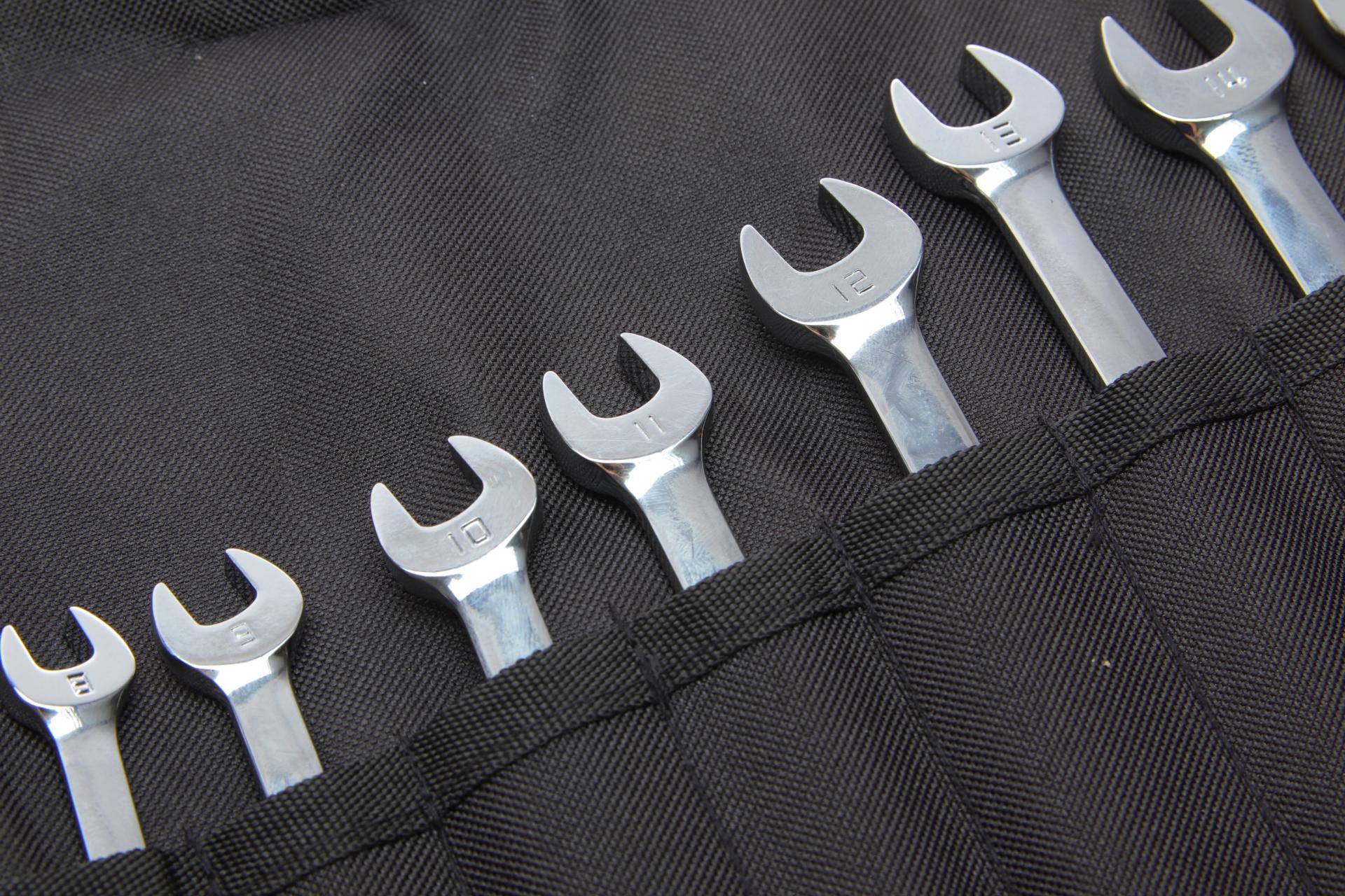 Набір ключів ріжково-накидних з тріскачкою 8-19 мм 12 од.