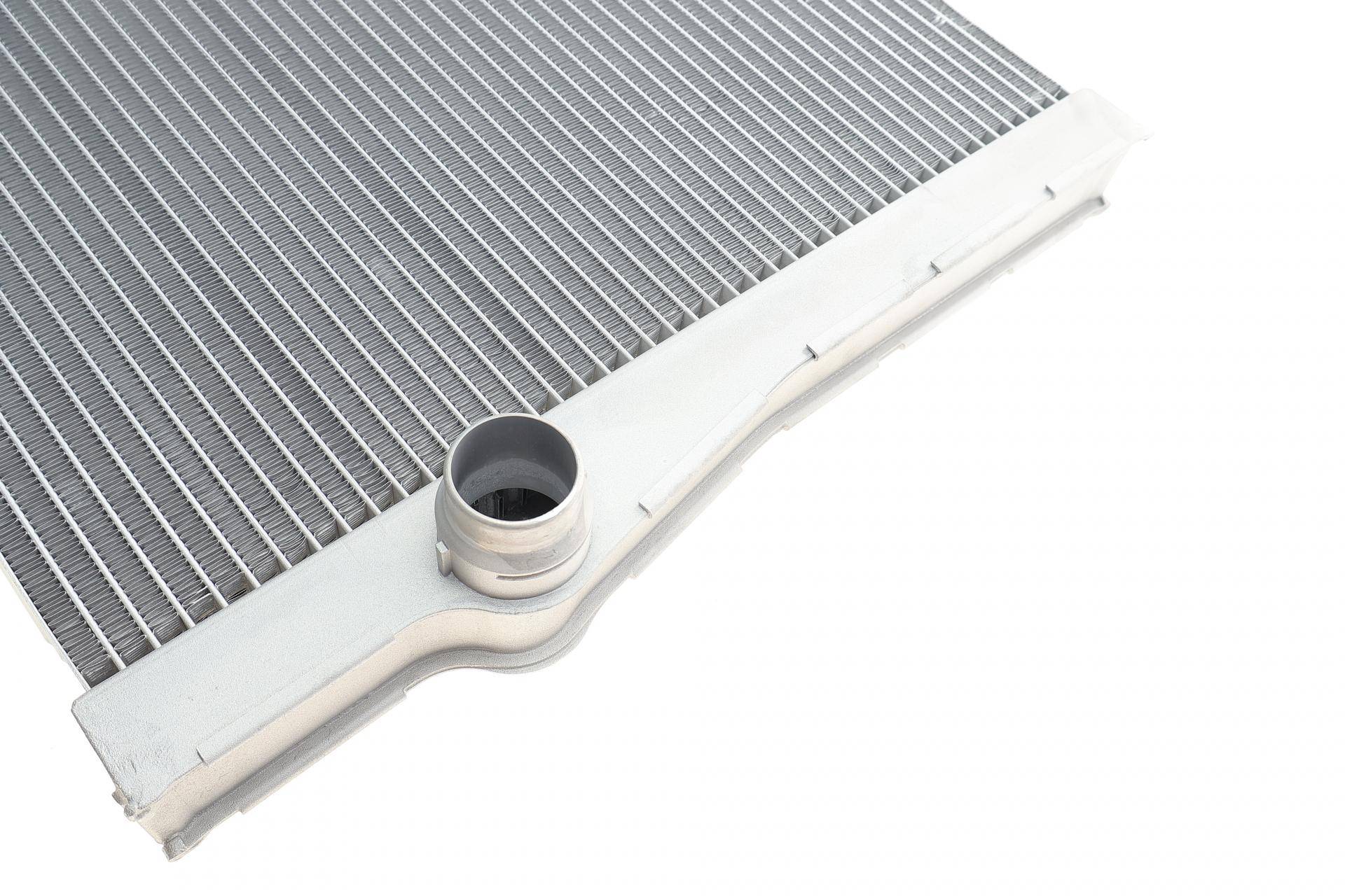 Радіатор охолодження BMW X5 (E70)/X6 (E71/E72) 3.0d/3.5i/4.0d 07- M57/N55/N57