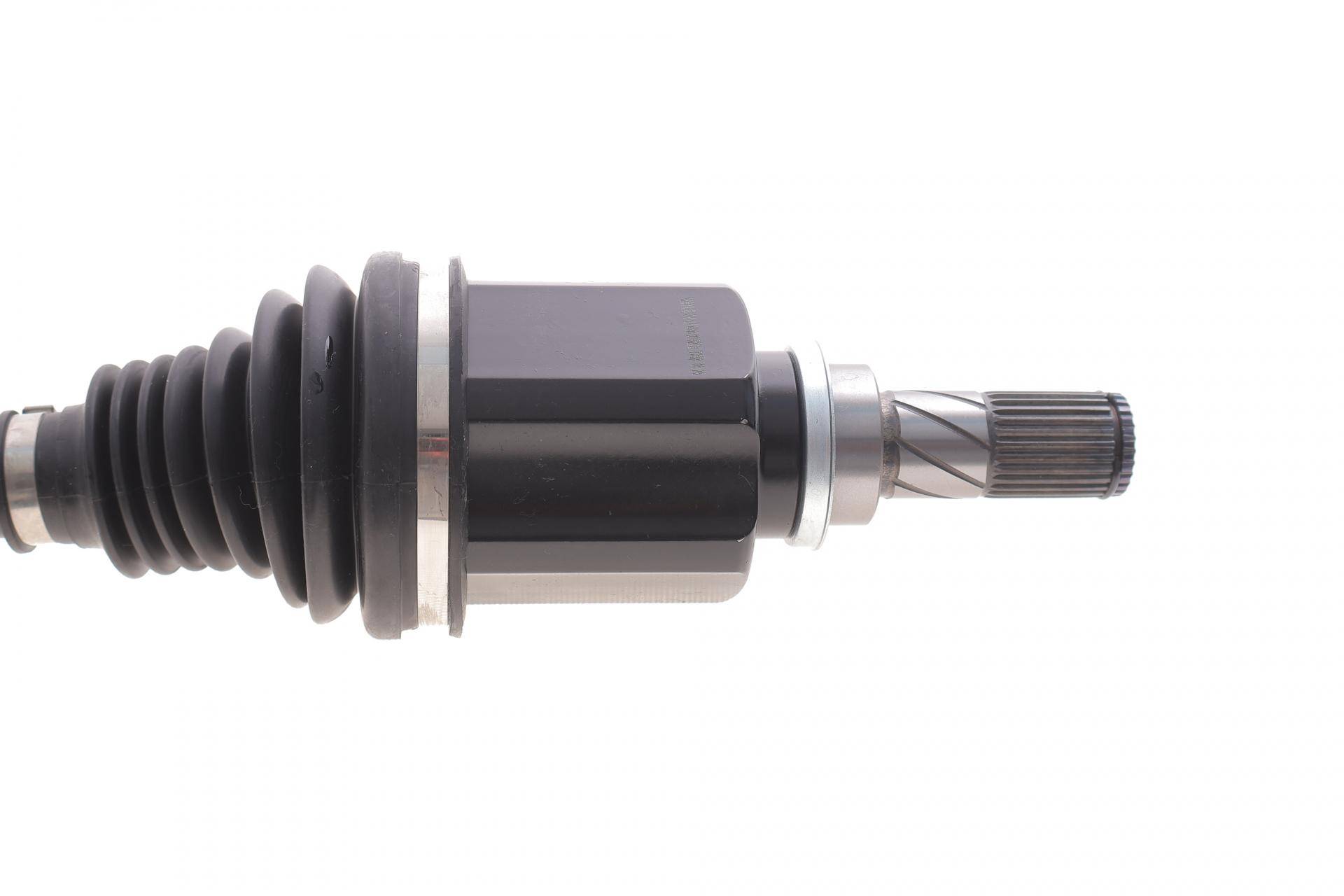 Піввісь (передня) (L) Nissan Juke 1.6 10-19 (29z/24z/692mm)