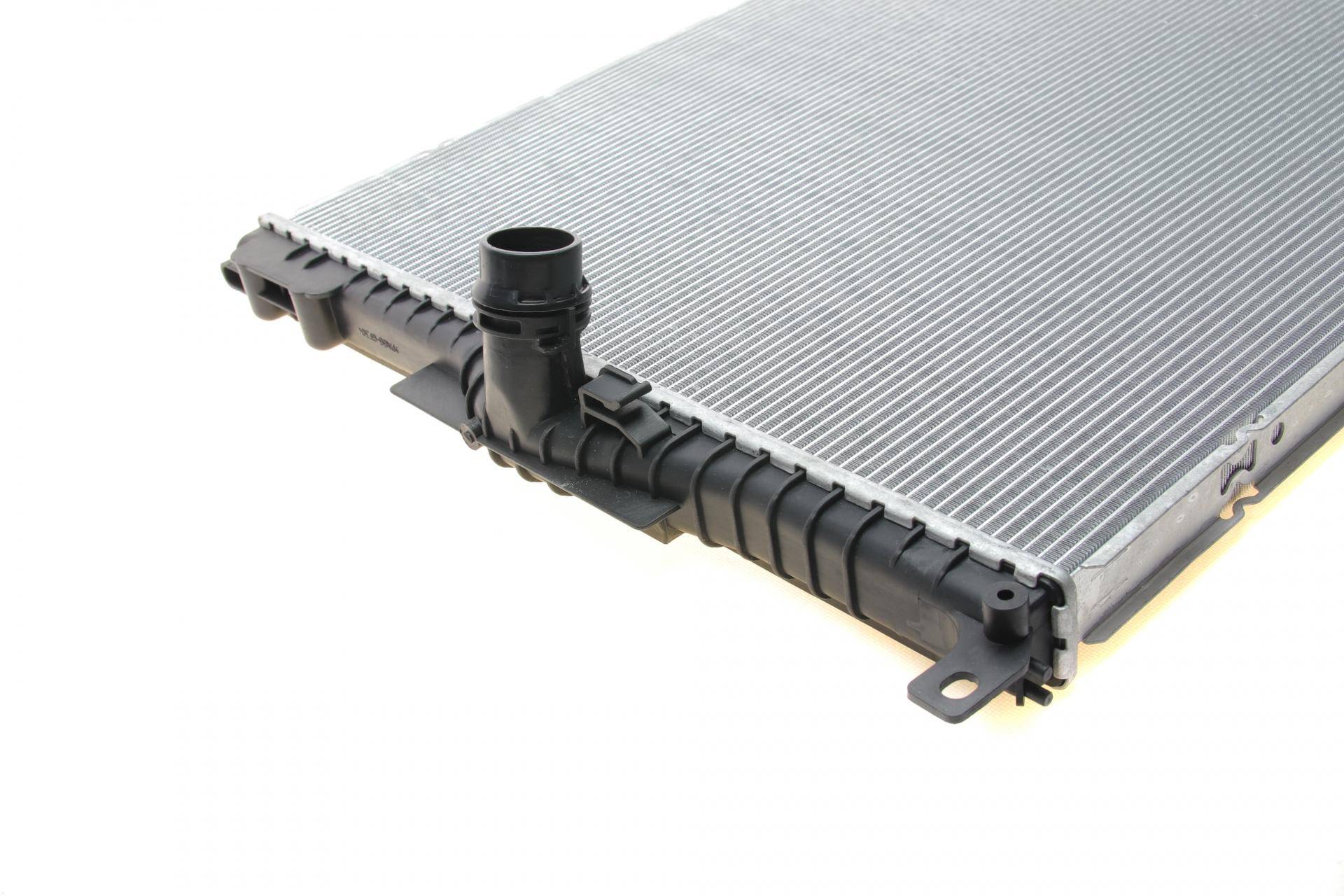 Радіатор охолодження BMW 3 (F30/F80) 15-18 B46/B48/B58