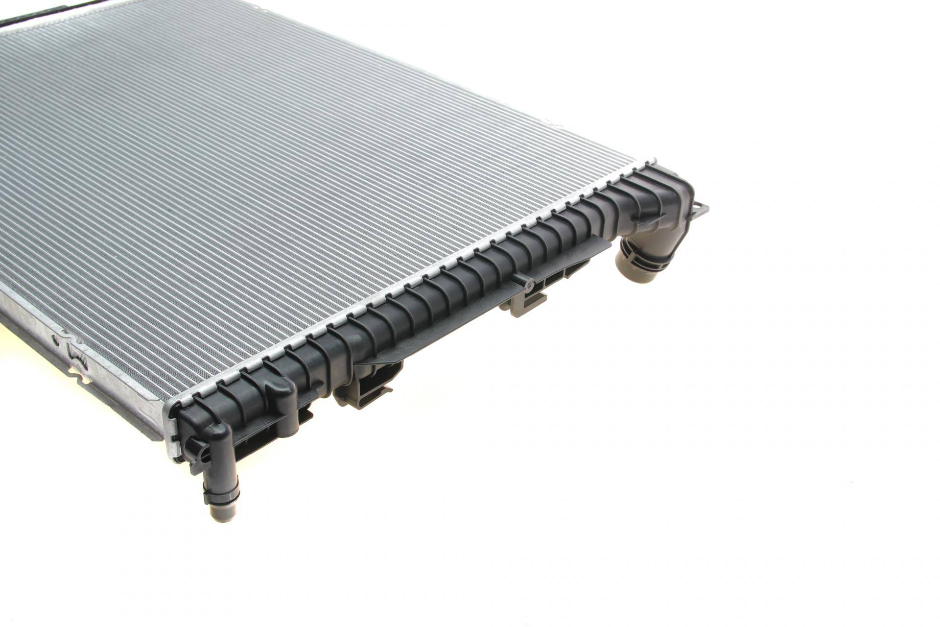 Радіатор охолодження BMW 3 (F30/F80) 15-18 B46/B48/B58