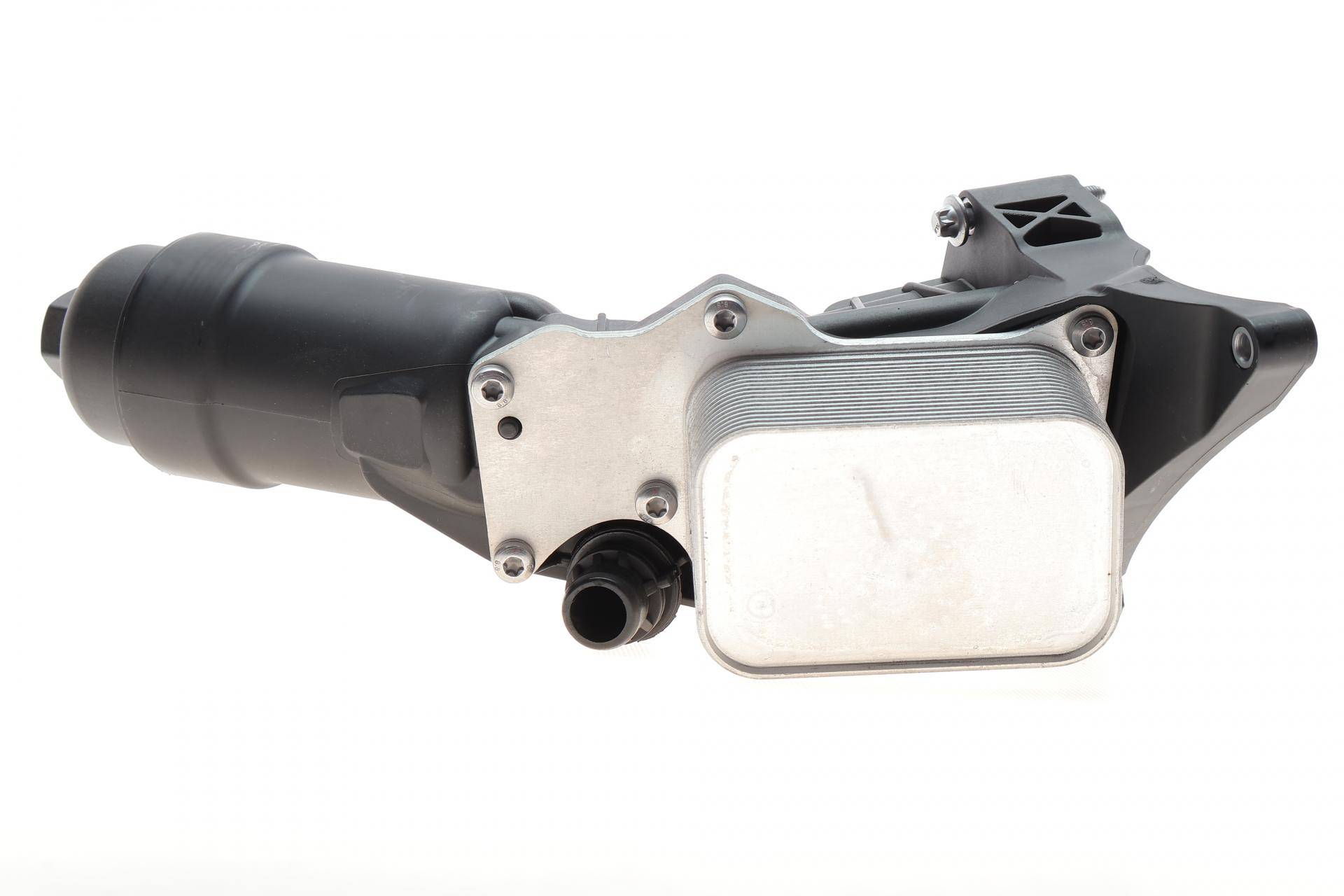 Корпус фільтра масляного (з радіатором) BMW 3 (F30/F80)/5 (F10/G30/F90) 2.0D 12- B32/B37/B38/B42/B47