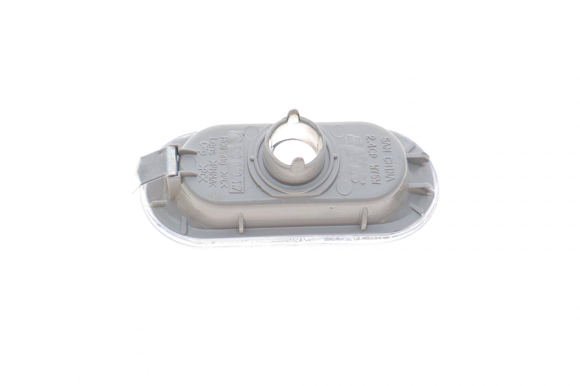 Повторювач повороту на крило VW T5 10-15