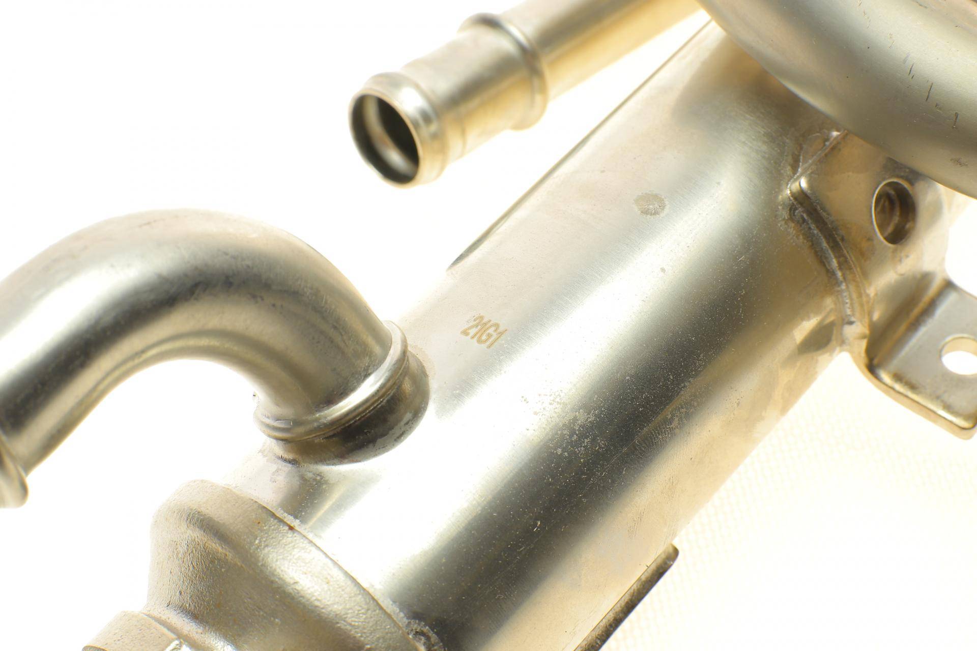 Радіатор рециркуляції ВГ з клапаном EGR Audi A4/A6 2.0D 04-11 (HÜCO)