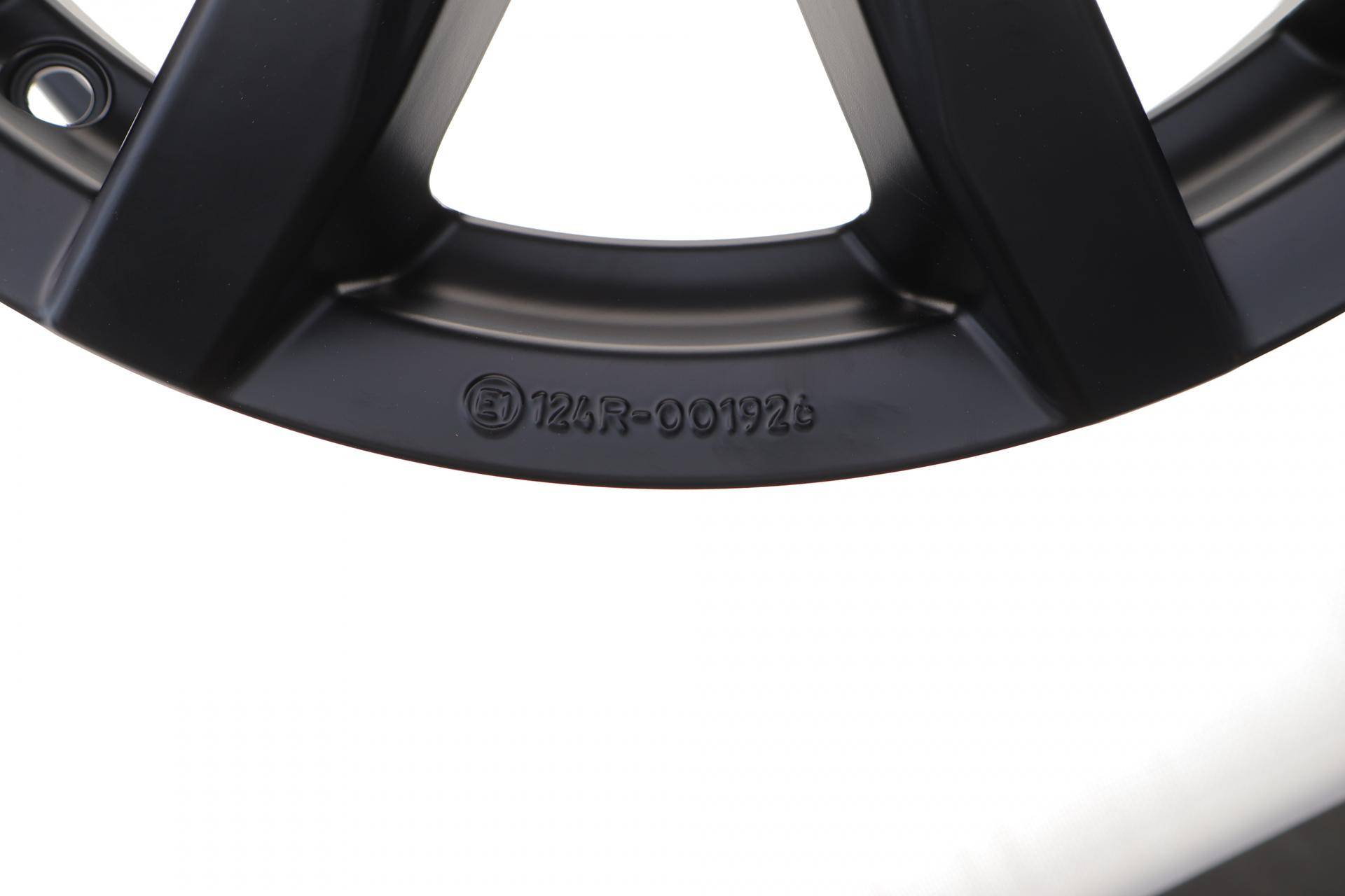 Диск колісний Peugeot Boxer 06- (6.0Jx16 5x118x71.1 ET68) (black matt) (легкосплавний)