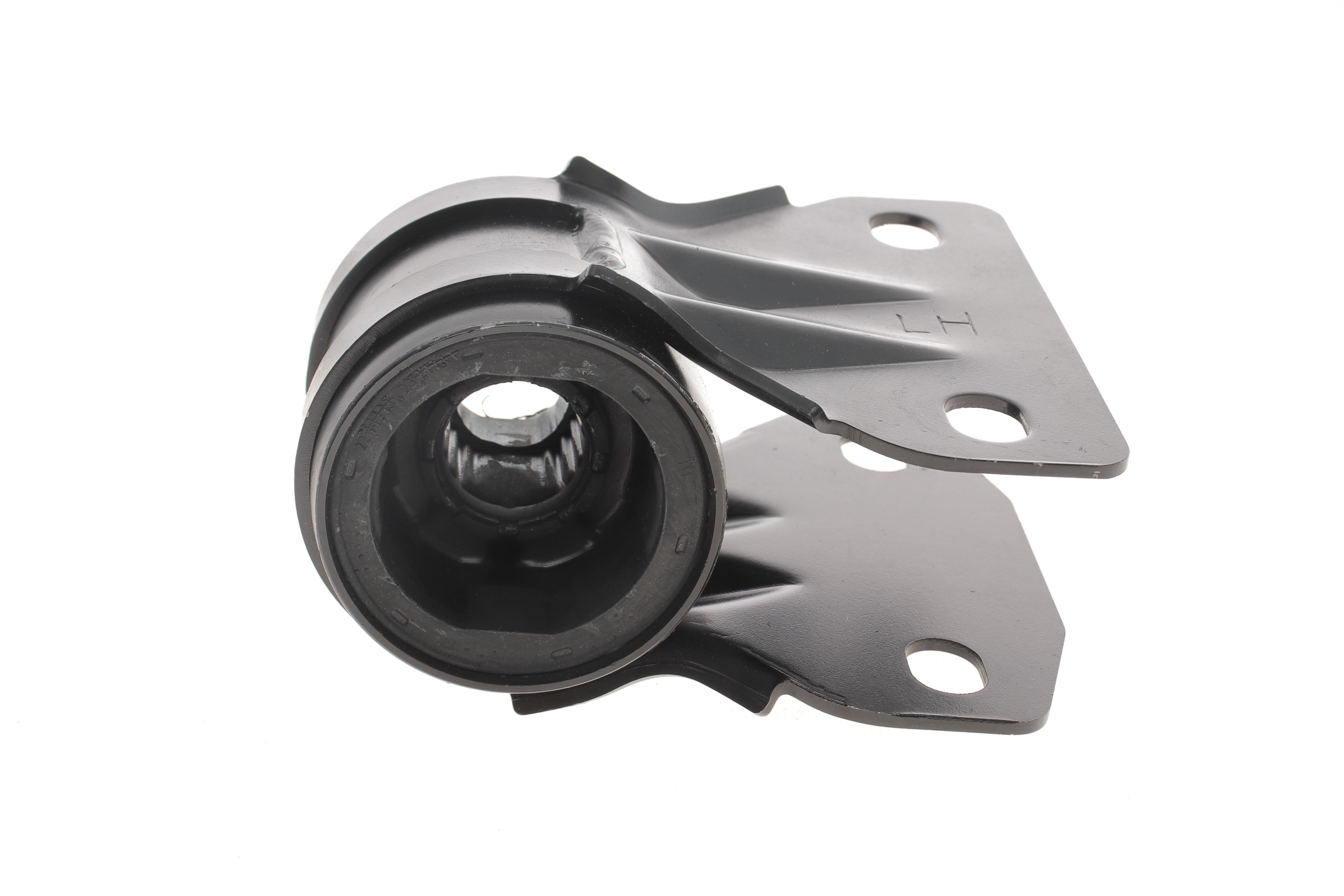 Сайлентблок важеля (переднього) Ford Mondeo V 14- (L) (з кронштейном)