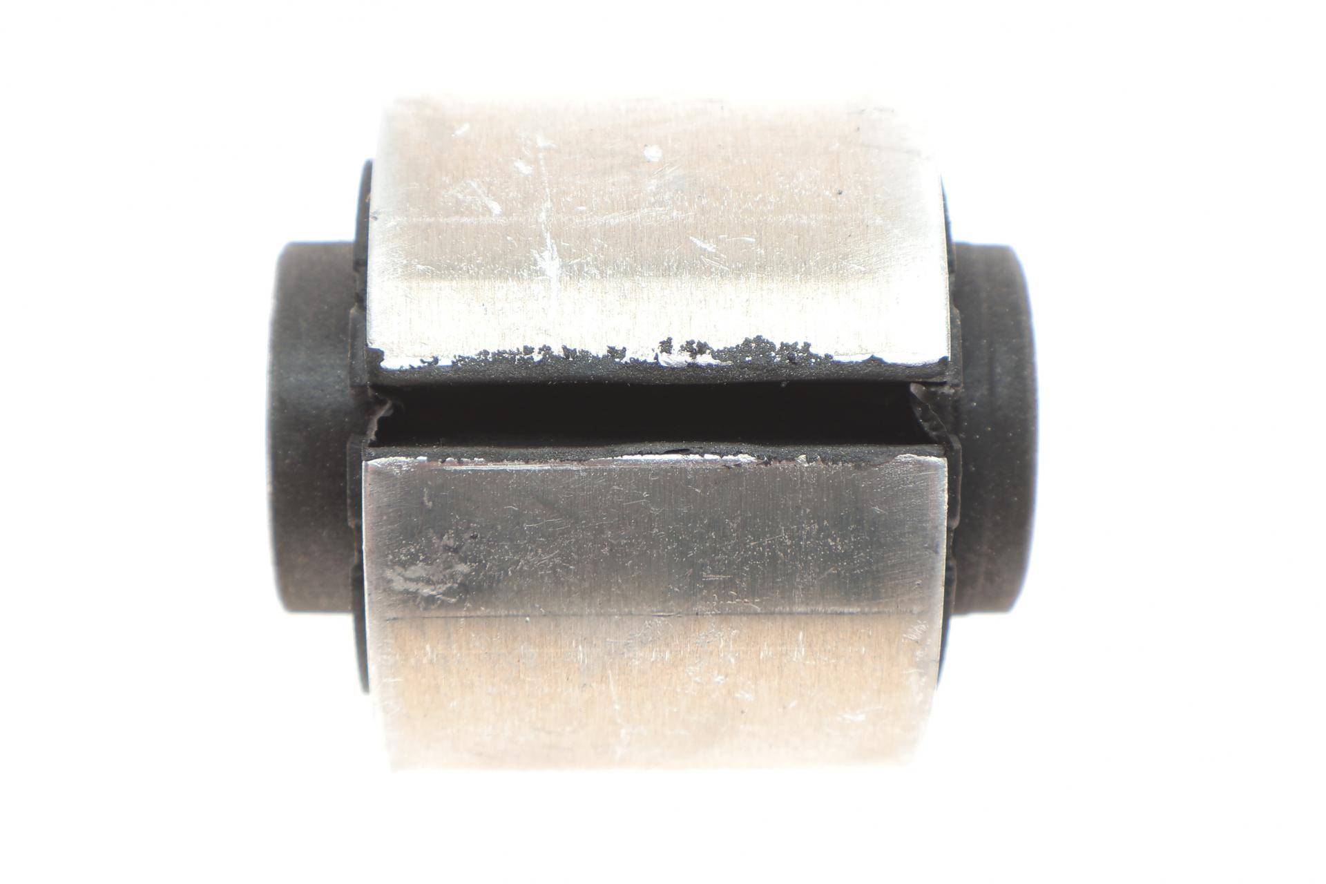 Сайлентблок важеля (переднього/знизу/ззовні) MB E-class (W211) 02-08