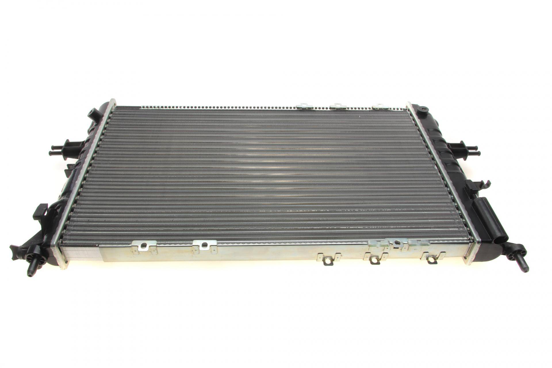 Радіатор охолодження Opel Astra G/Zafira A 1.6-2.2D 98-05 (Економ-клас)(пошкоджений штуцер)