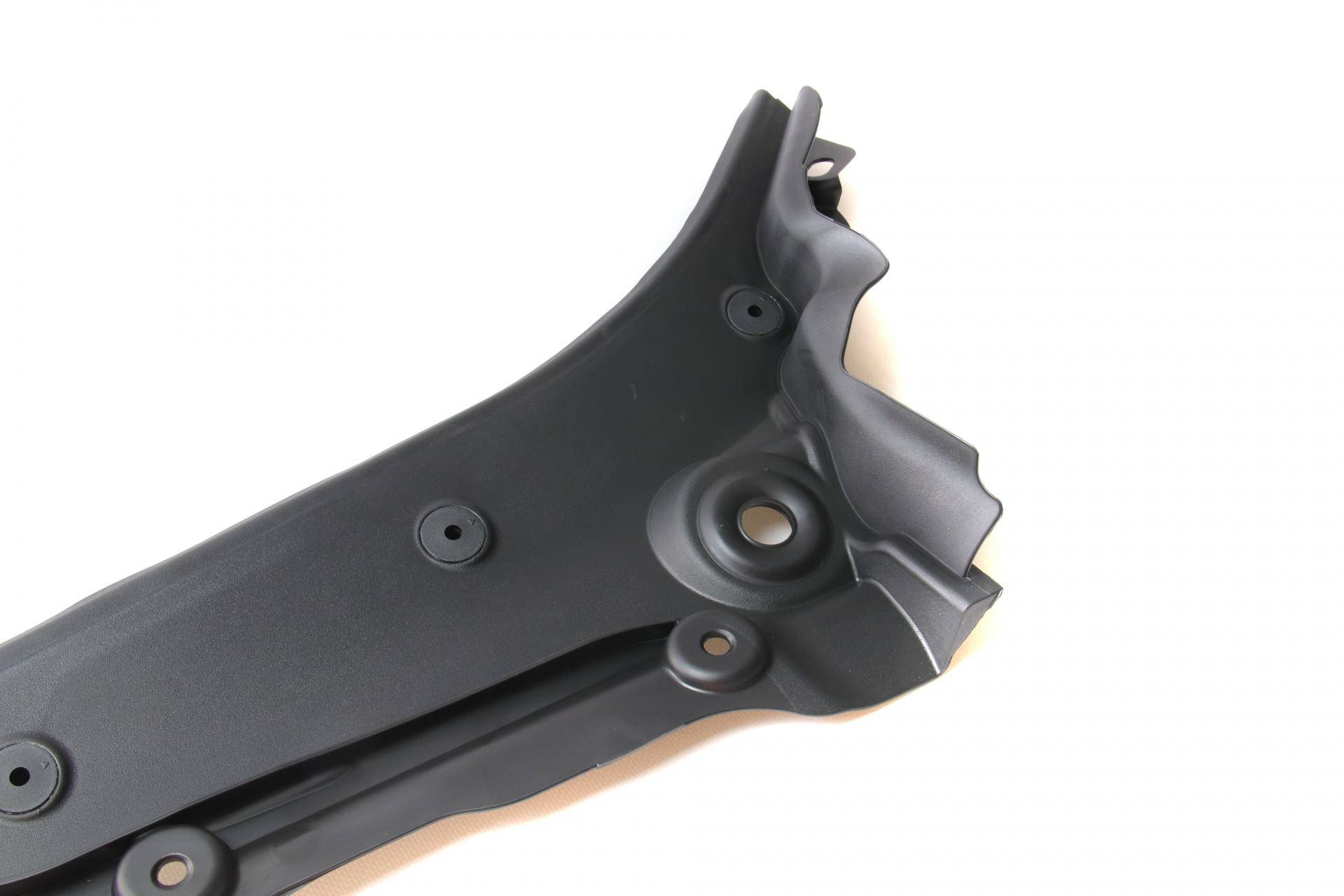 Планка під скло лобове BMW 5 (F10/F11) 09-16