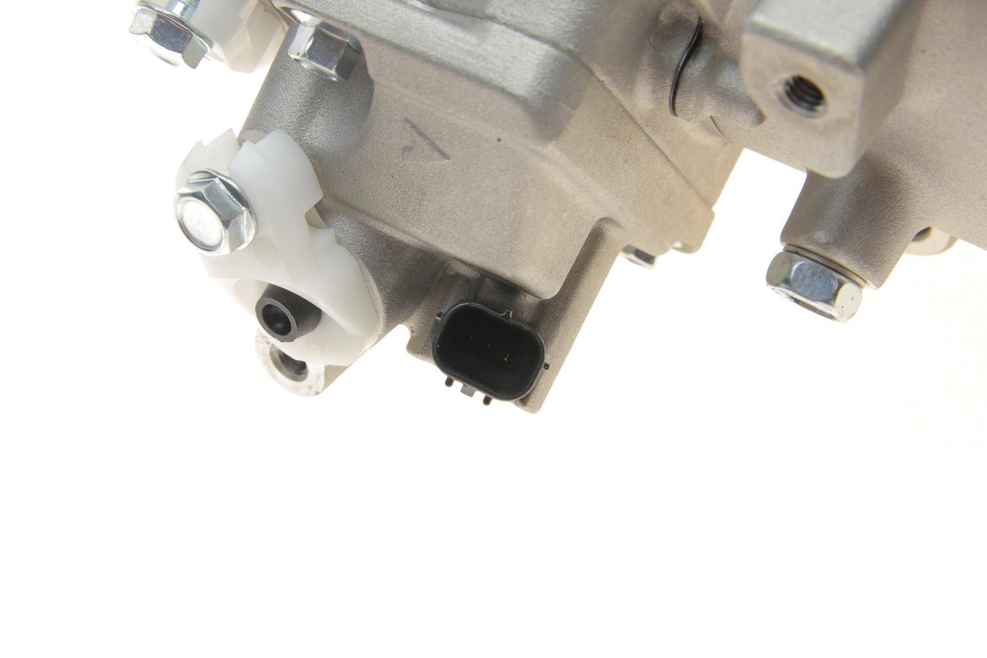 Компресор кондиціонера Toyota Camry 2.5 11-