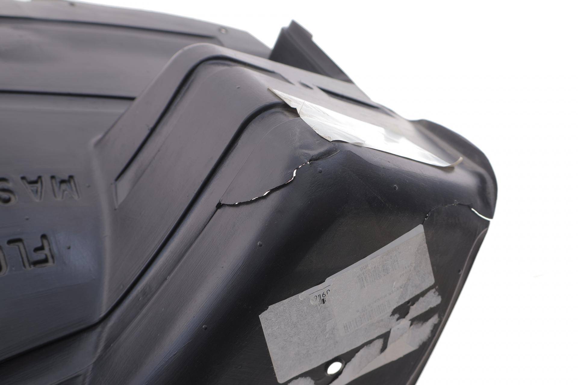 Підкрильник (передній/задня частина) Opel Movano 10-/Renault Master 10- (R)(незначне пошкодження)