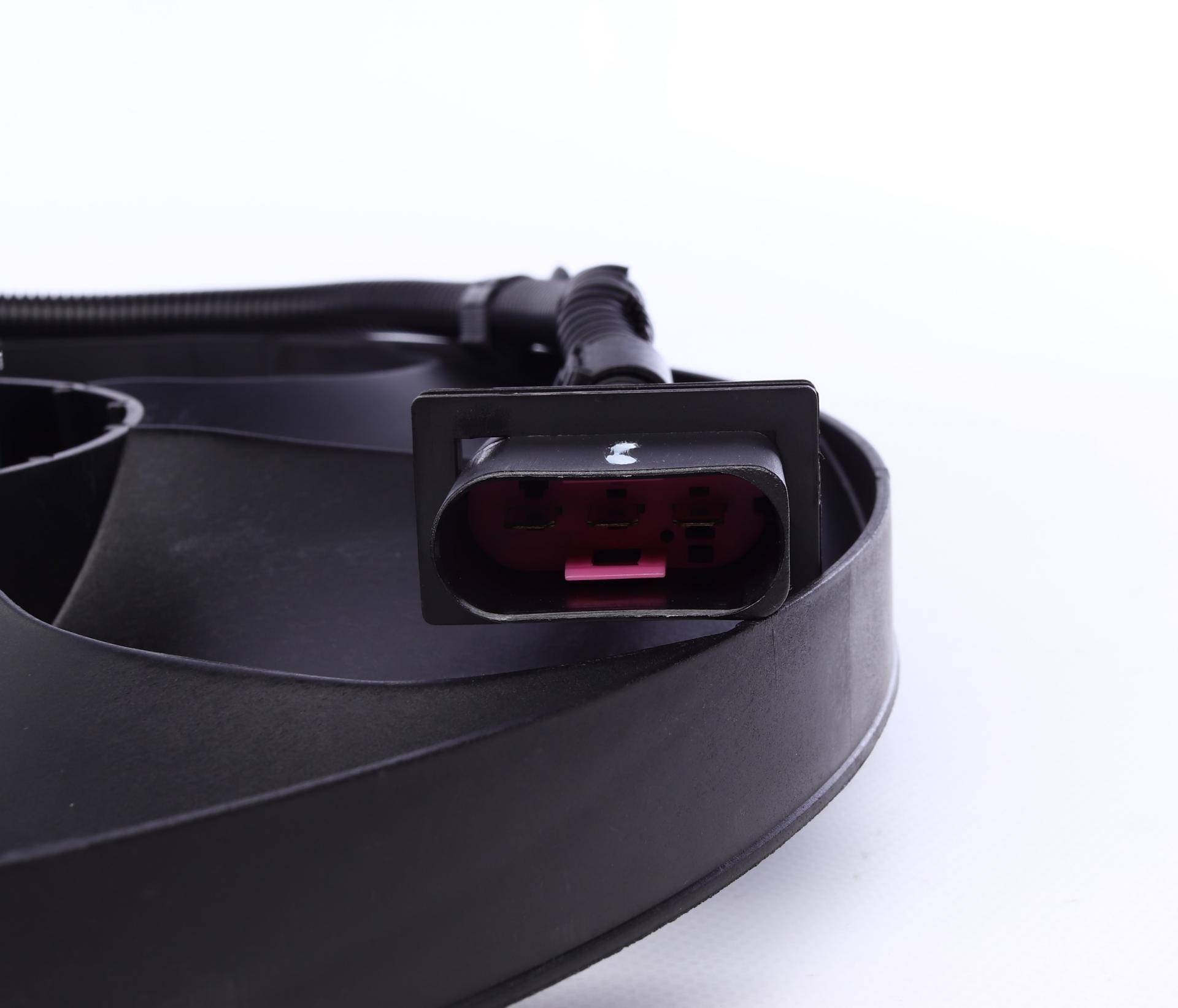 Вентилятор охолодження двигуна VW Bora/ Golf IV 1.6-2.0/1.9TDI 97-06