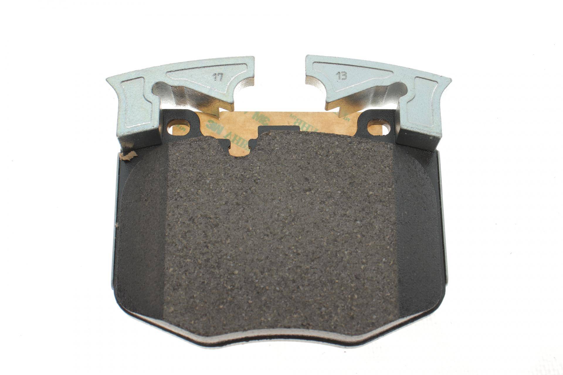 Колодки гальмівні (передні) BMW 3 (G20) 18-/5 (G30/F90)/7 (G11/G12) 15- (Brembo)